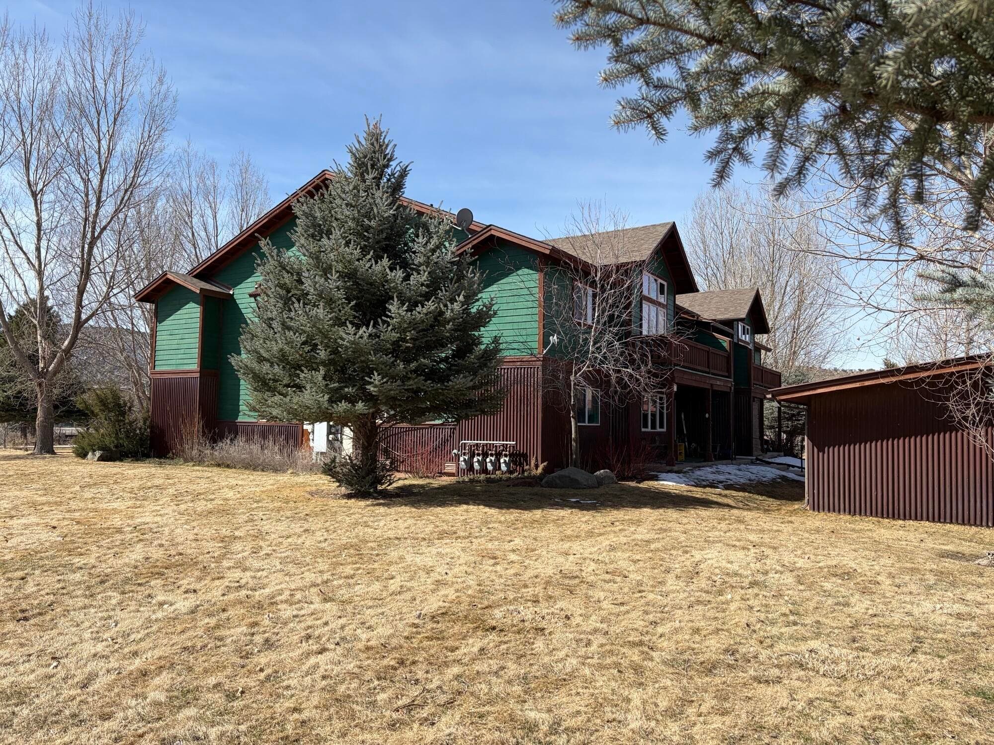 520 Redcliff Circle