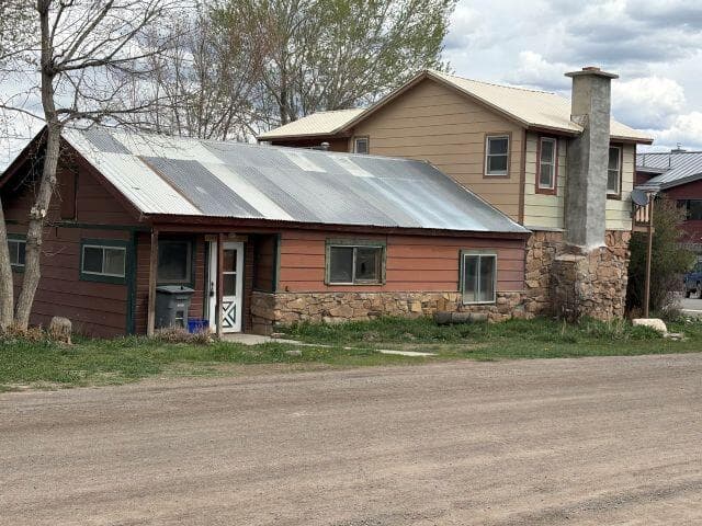 411 N Lena Street