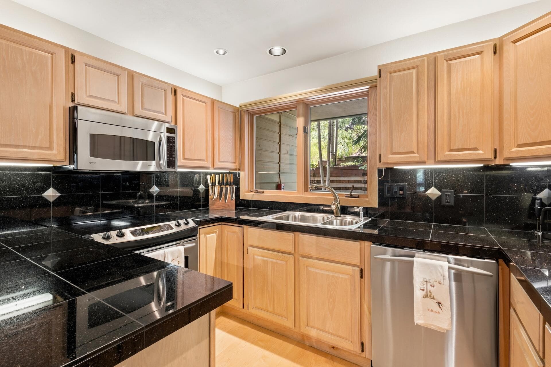455 S Pine Street D101 - Thumbnail 7