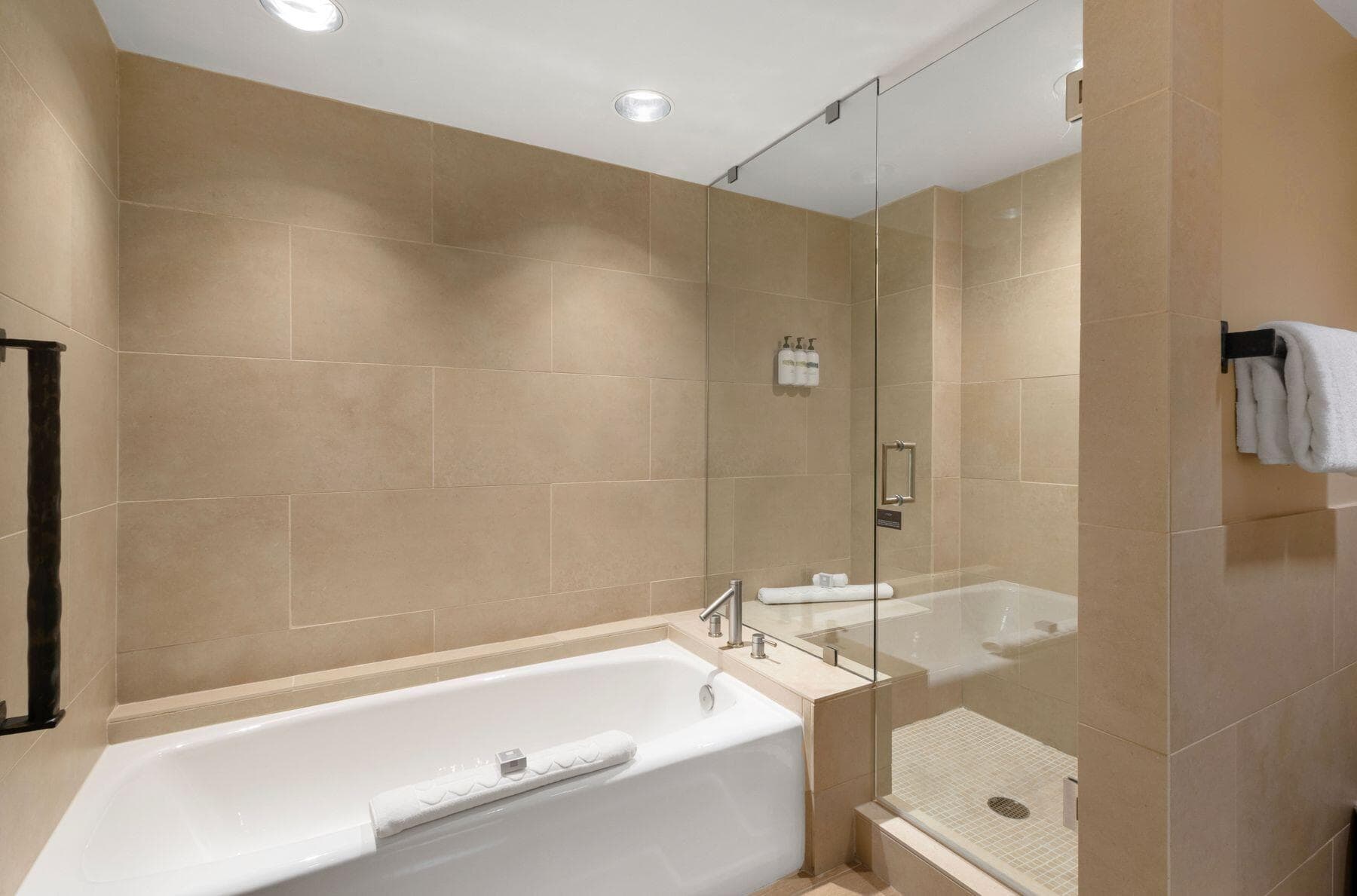 136 Country Club Drive 337 - Thumbnail 9