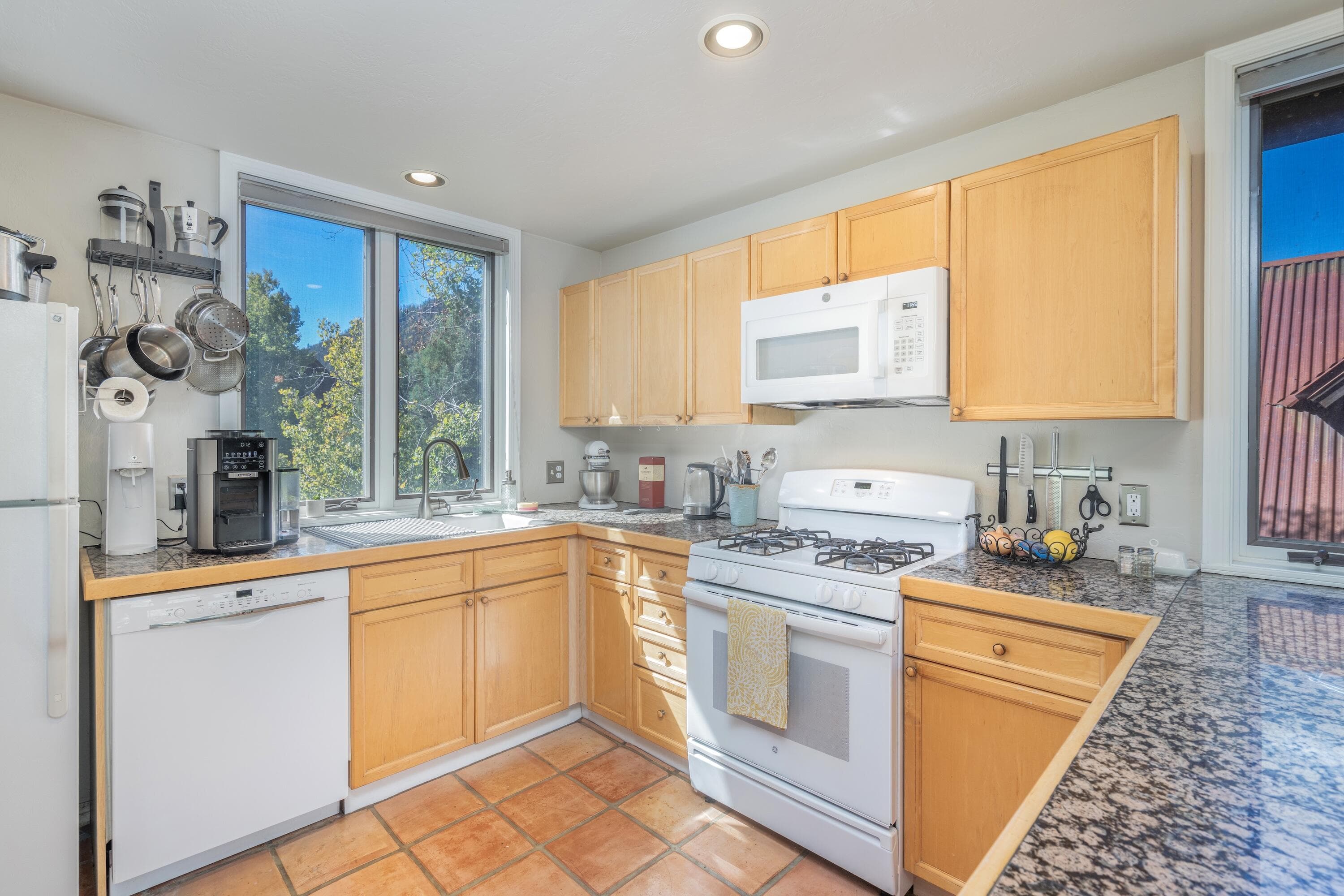 912 Two Rivers Drive - Thumbnail 8