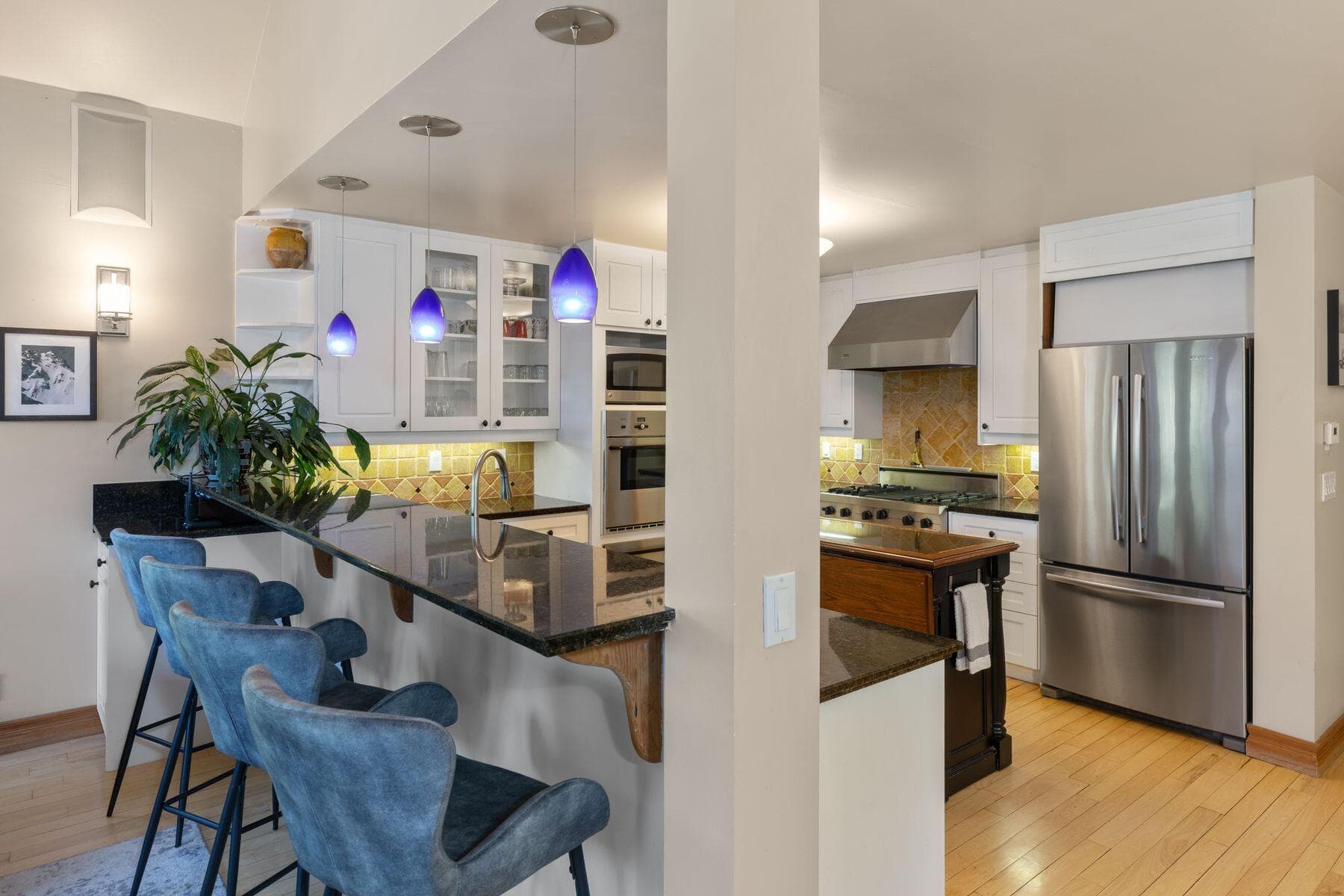 239 N Davis Street - Thumbnail 6