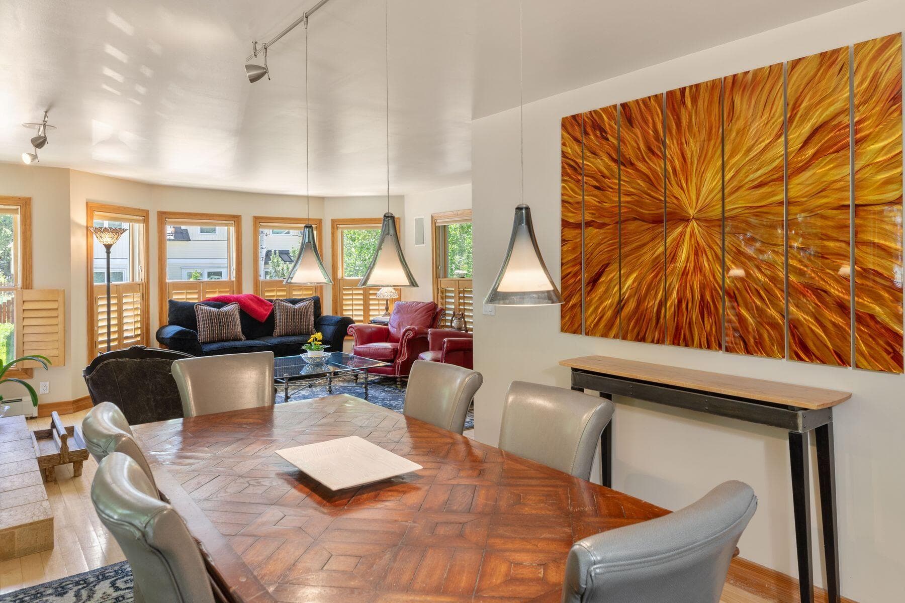 239 N Davis Street - Thumbnail 17