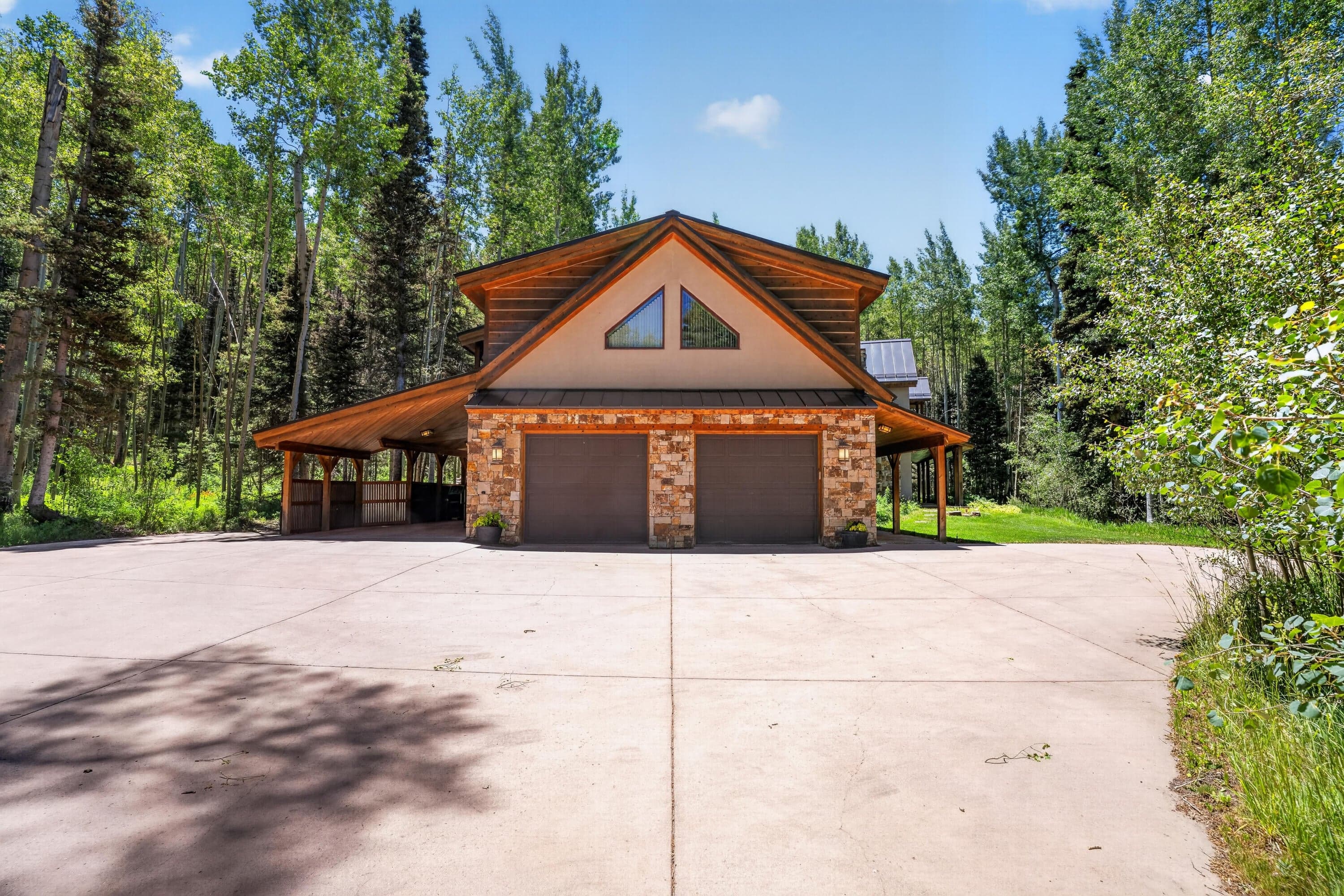 110 Saddle Horn Lane - Thumbnail 3