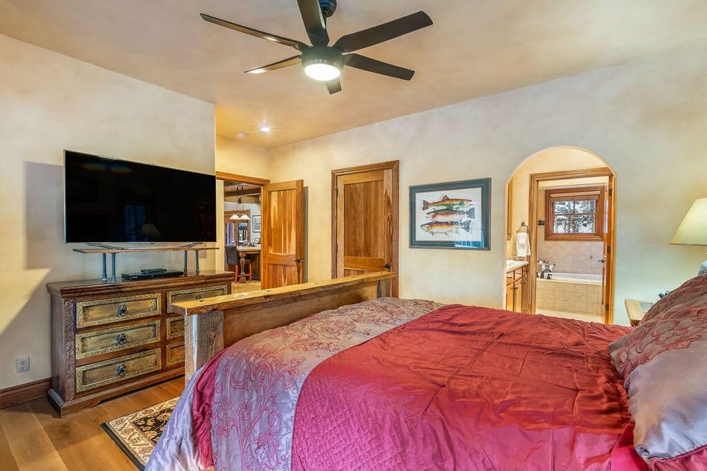 110 Saddle Horn Lane - Thumbnail 16
