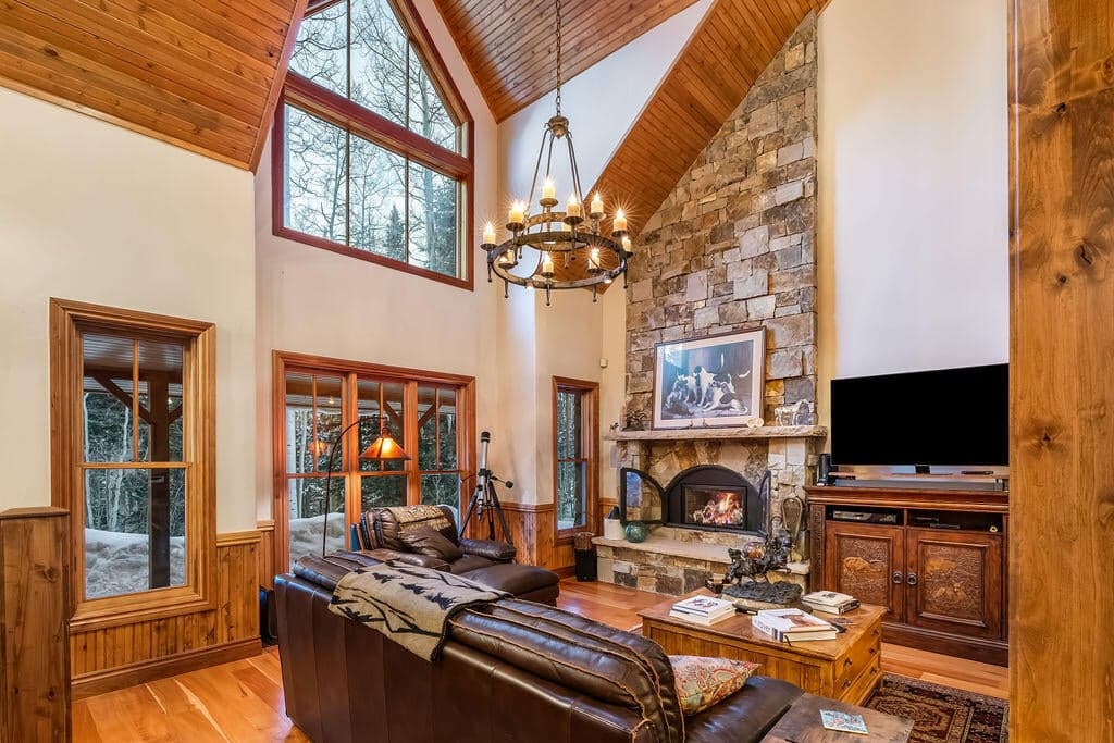110 Saddle Horn Lane - Thumbnail 8