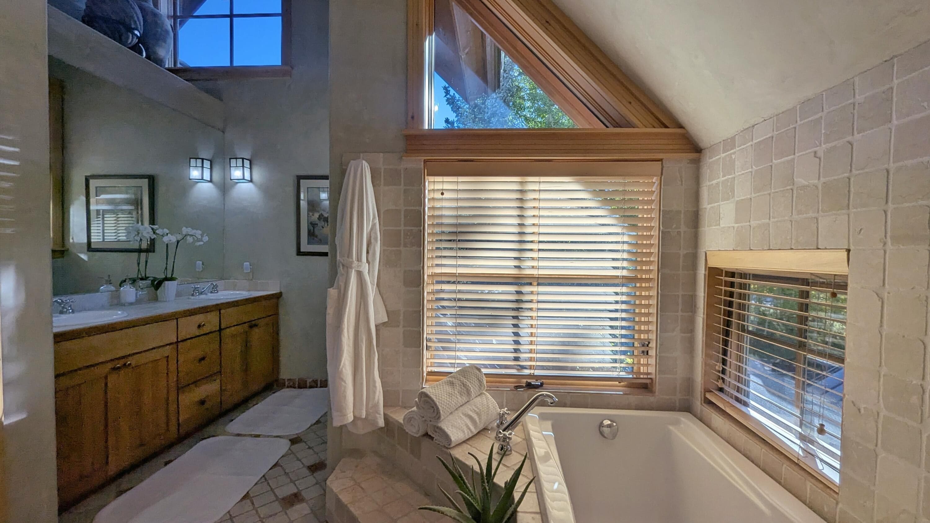 305 Fairway Drive - Thumbnail 13