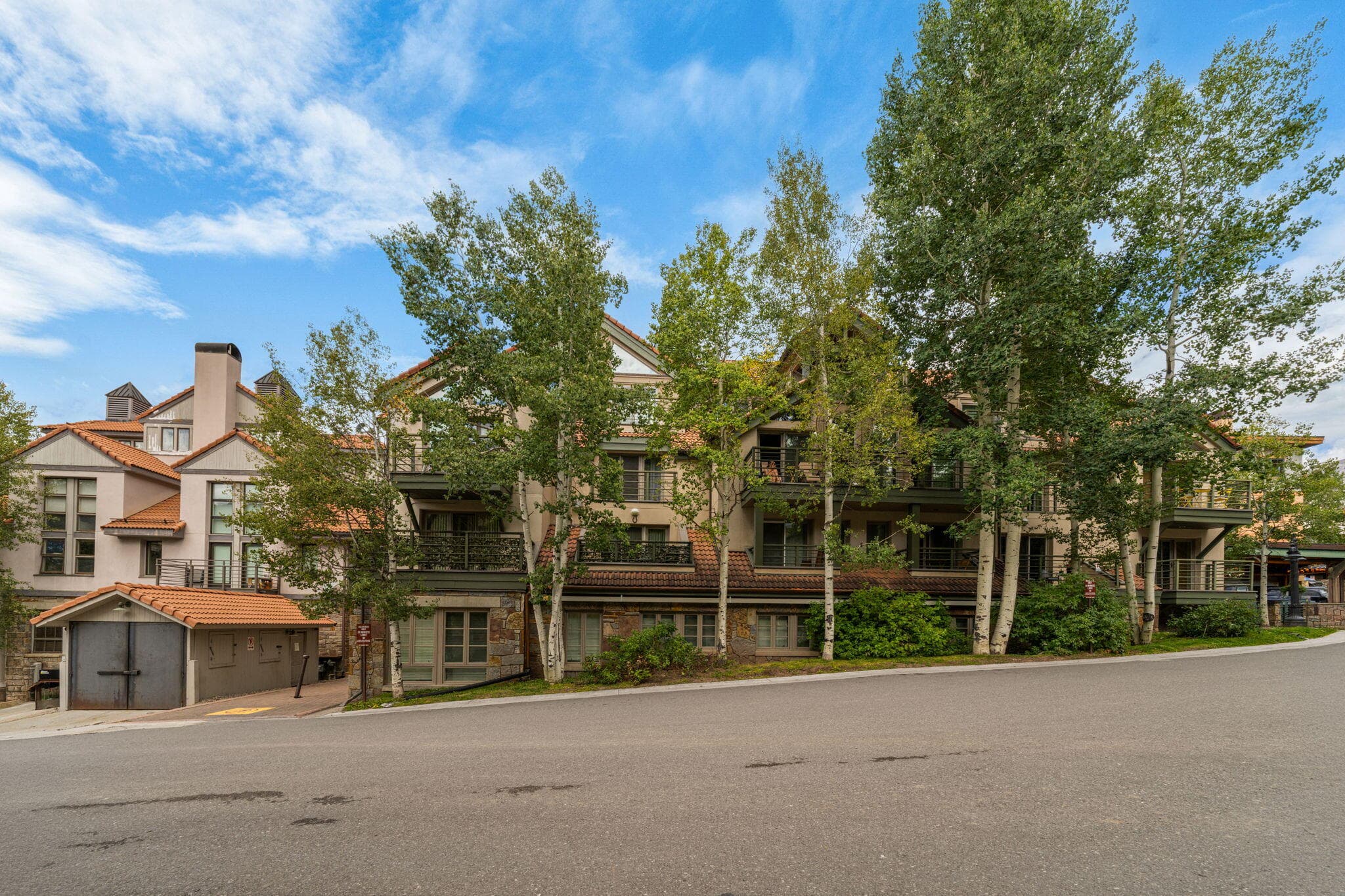 117 Lost Creek Lane 41A - Thumbnail 2