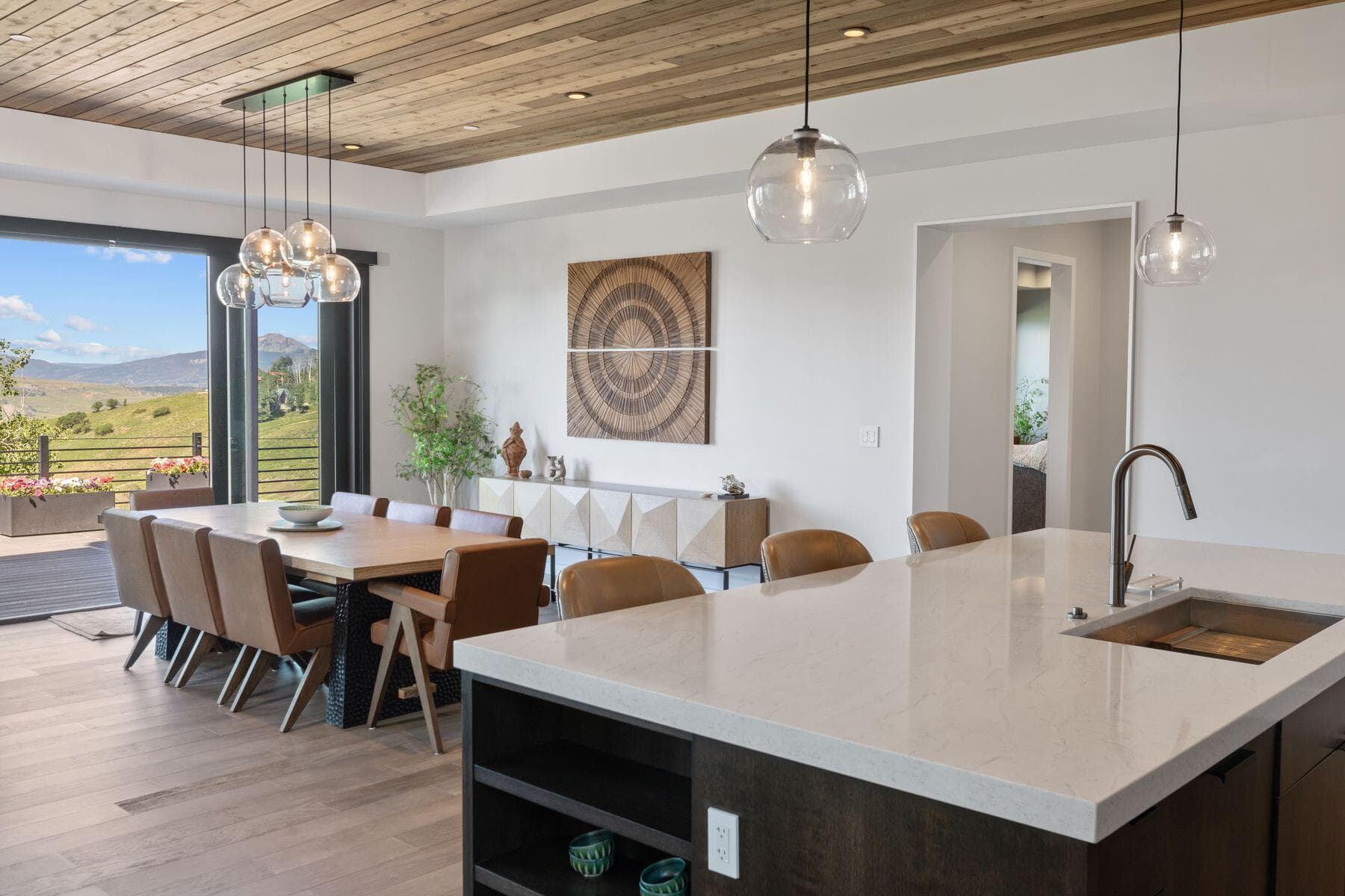216 E Serapio Drive - Thumbnail 7