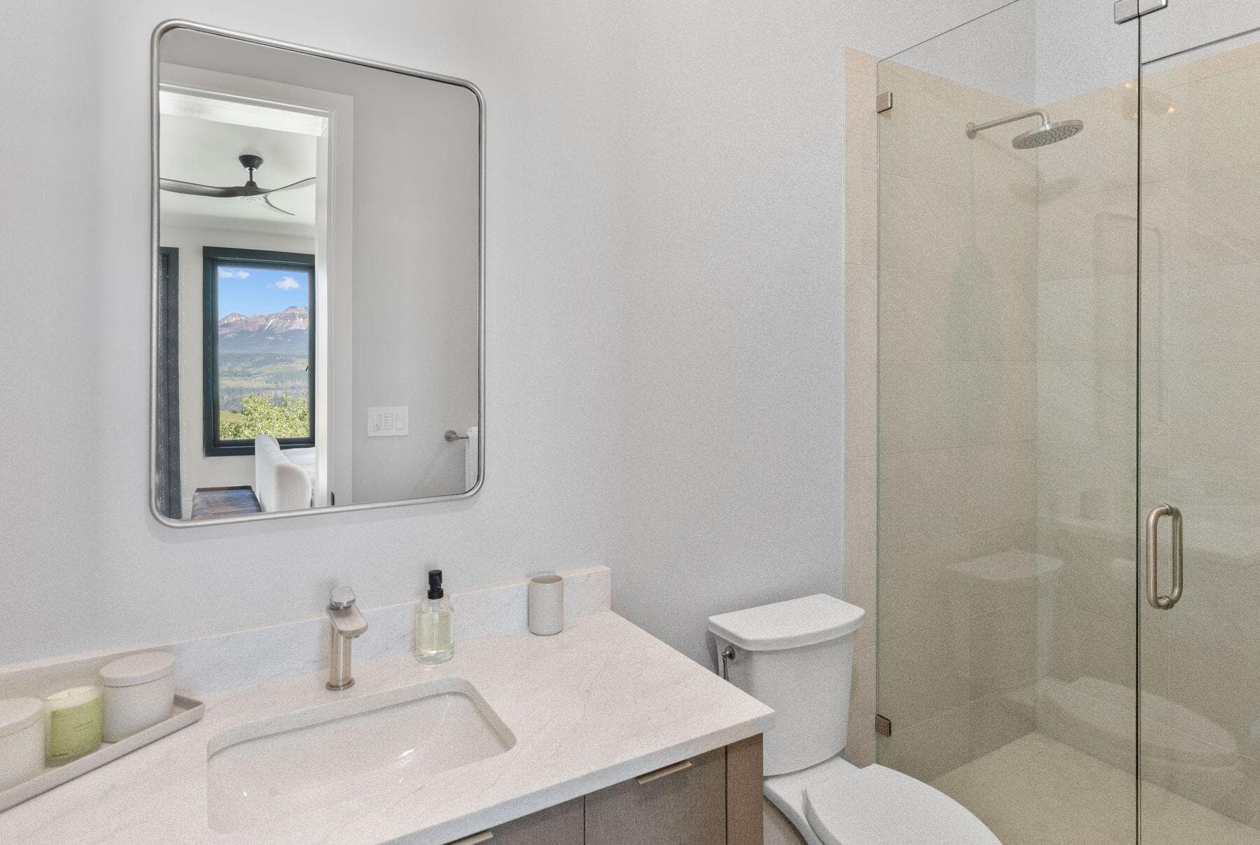 216 E Serapio Drive - Thumbnail 17