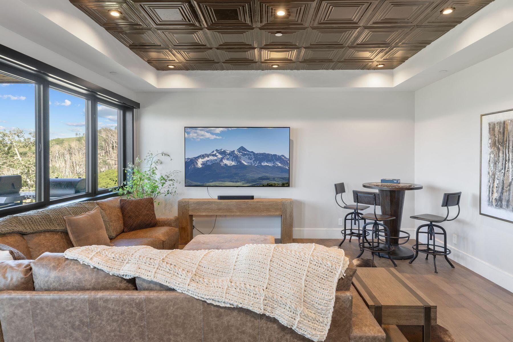 216 E Serapio Drive - Thumbnail 14