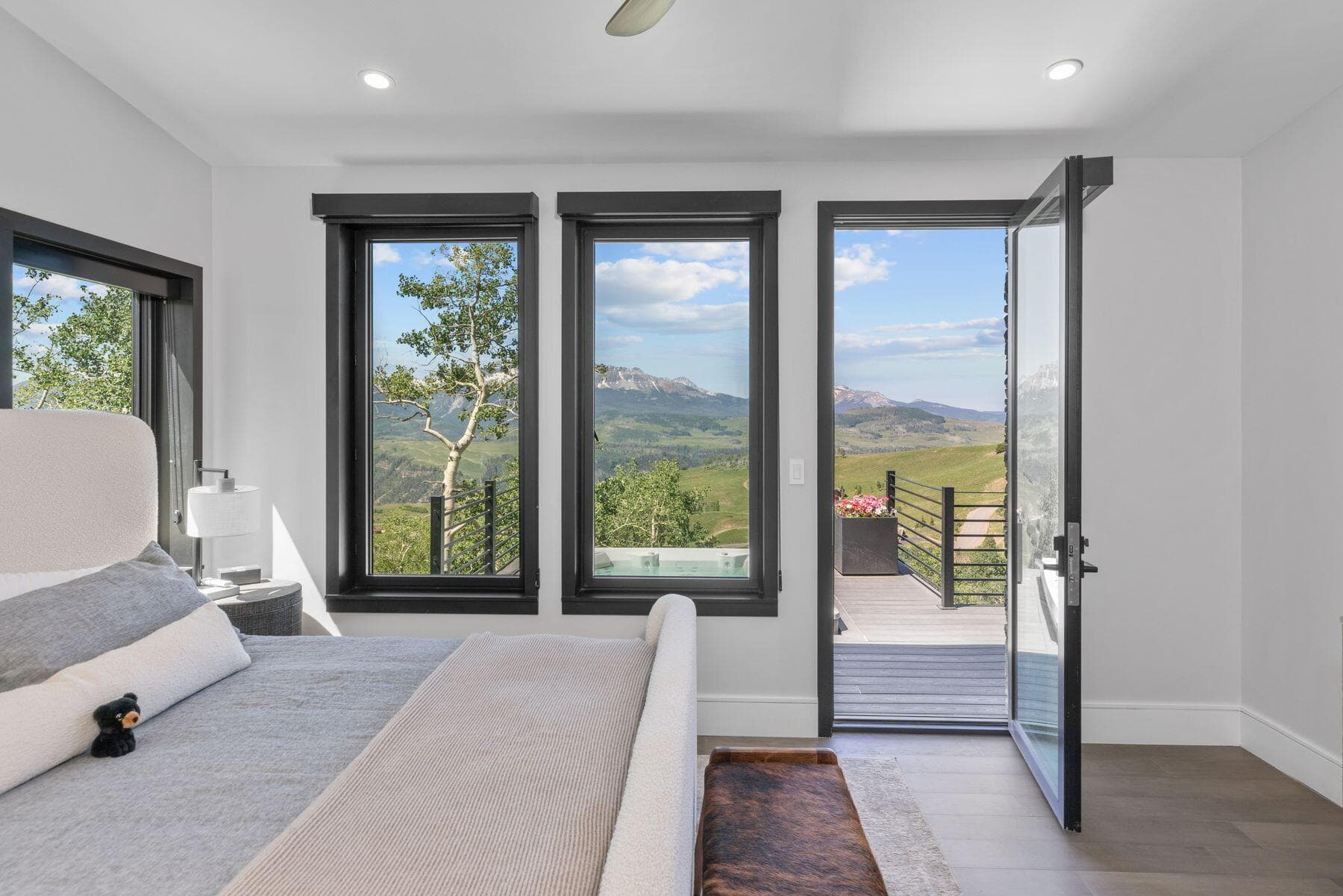 216 E Serapio Drive - Thumbnail 16