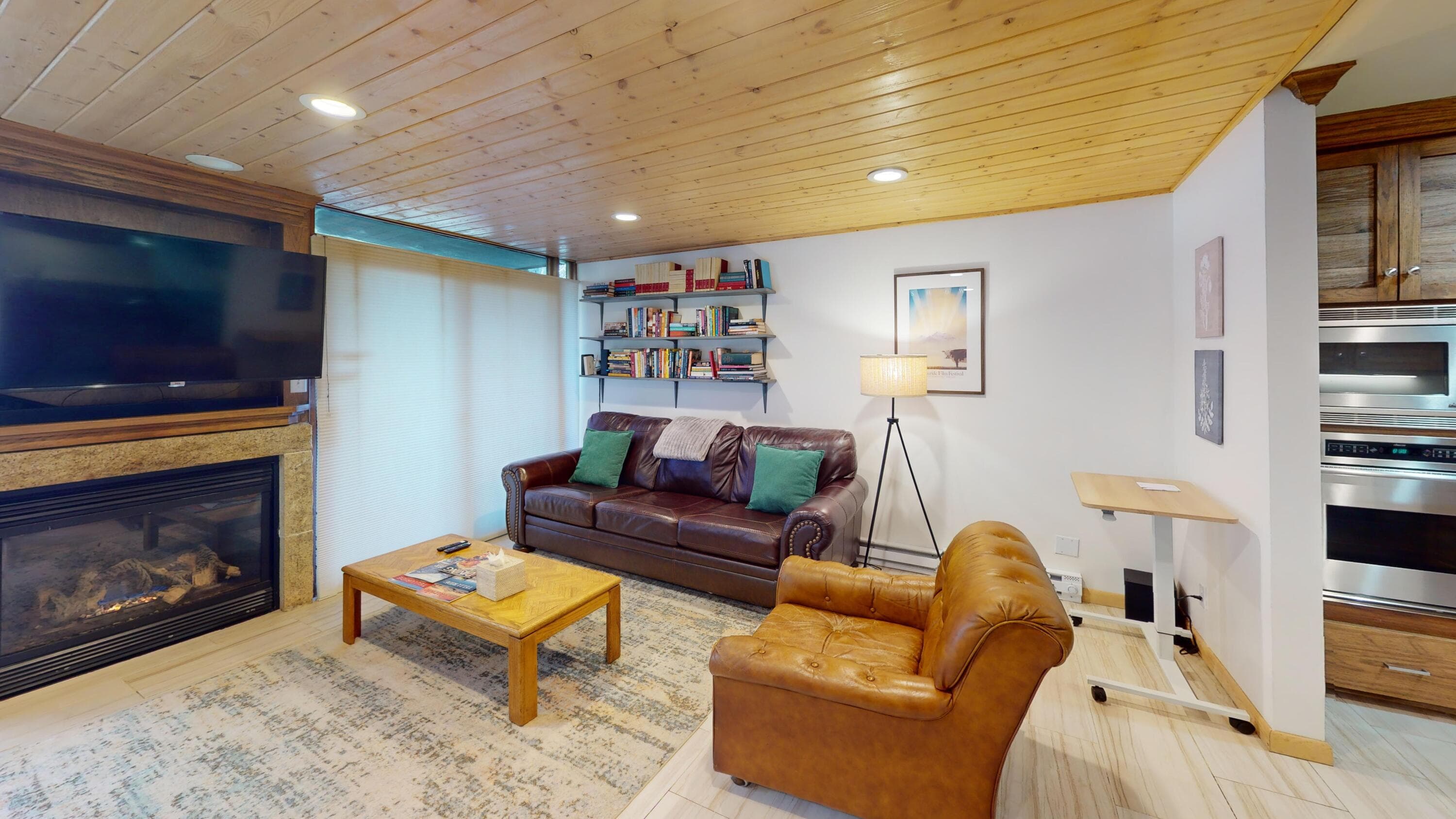 747 W Pacific Avenue 324 - Photo 1