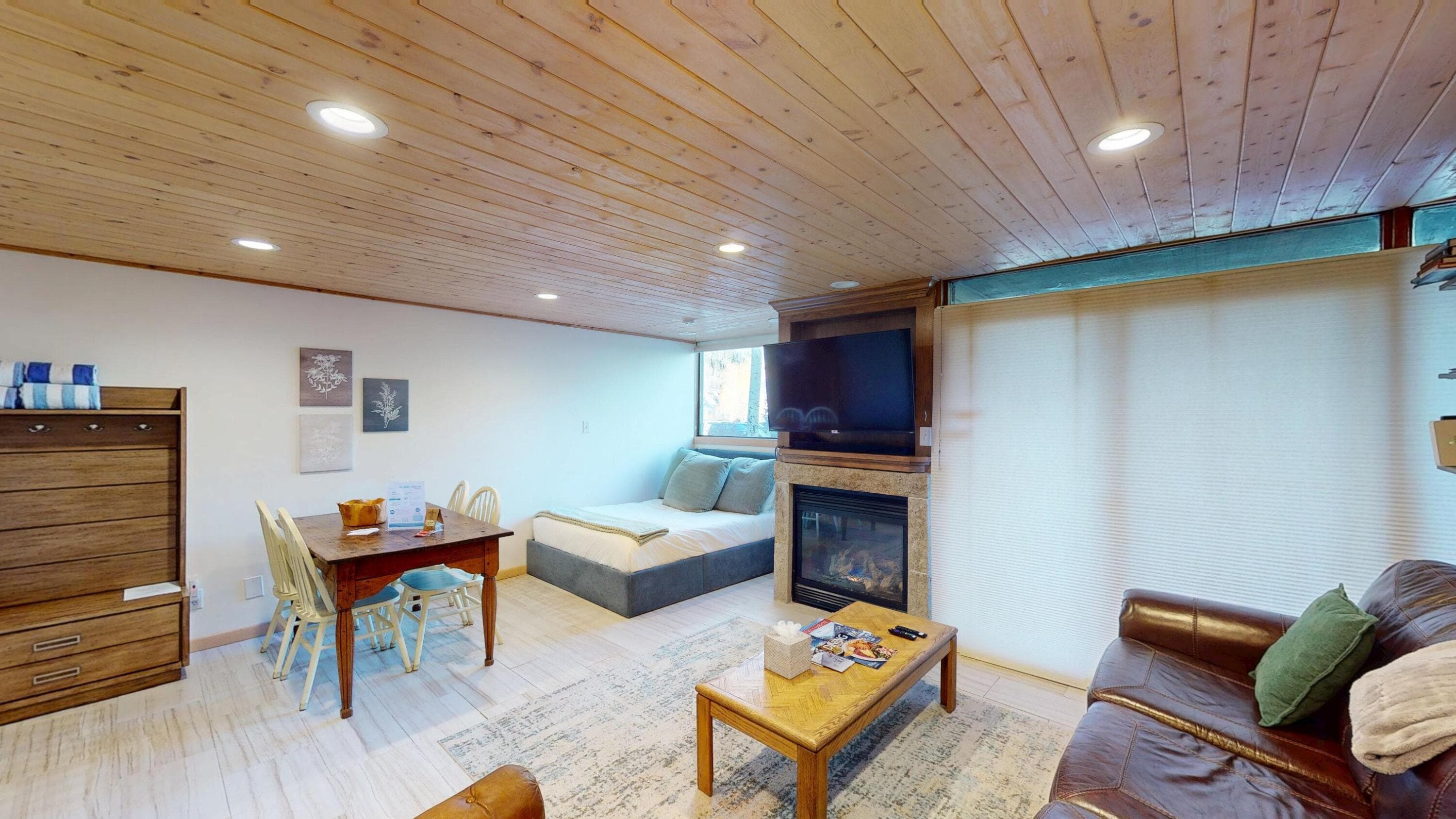 747 W Pacific Avenue 324 - Thumbnail 2