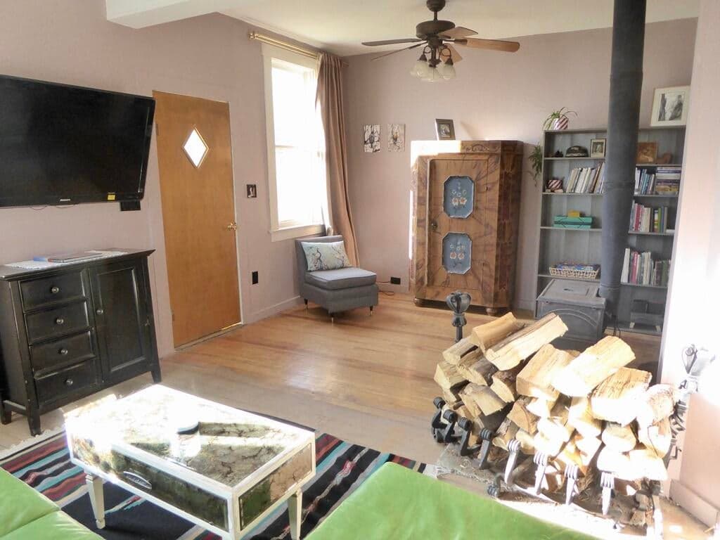 1572 Greene Street - Thumbnail 5