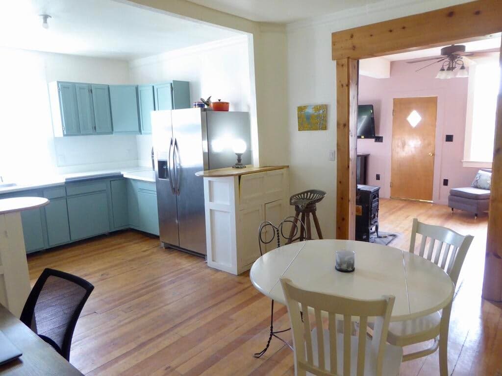 1572 Greene Street - Thumbnail 8