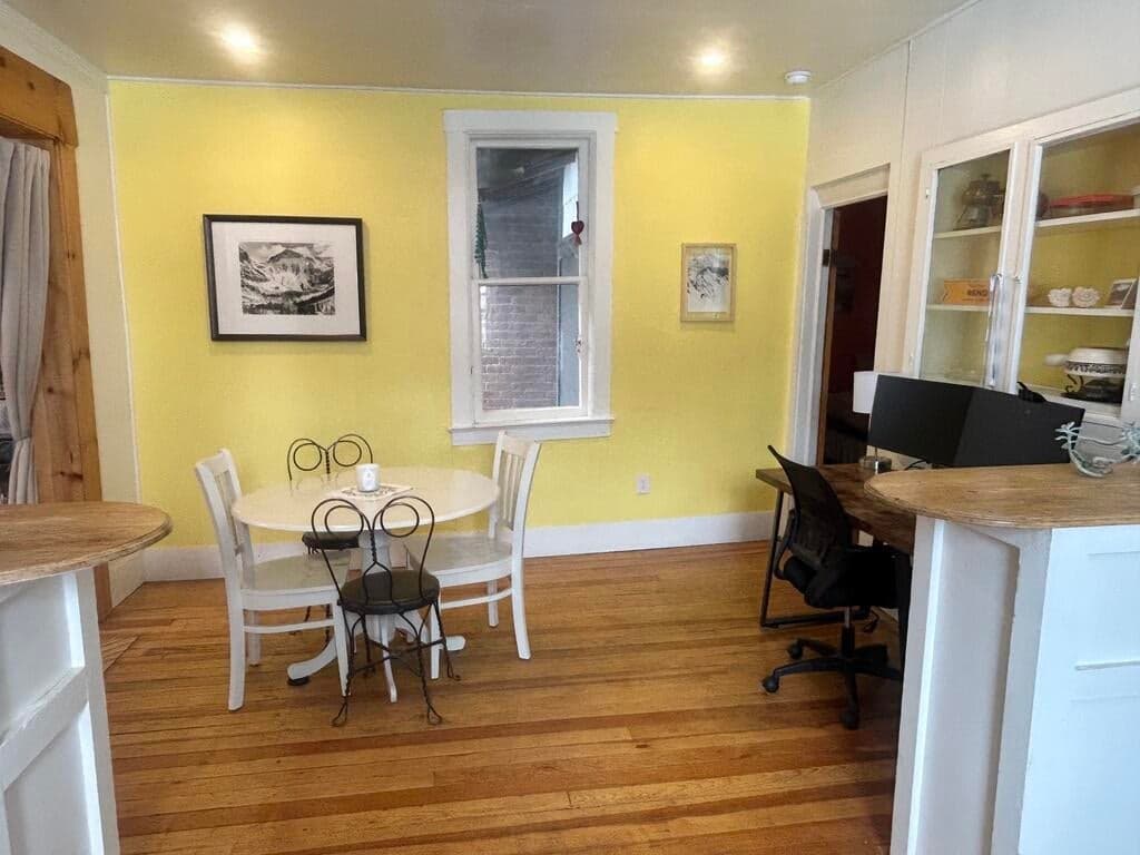 1572 Greene Street - Thumbnail 9