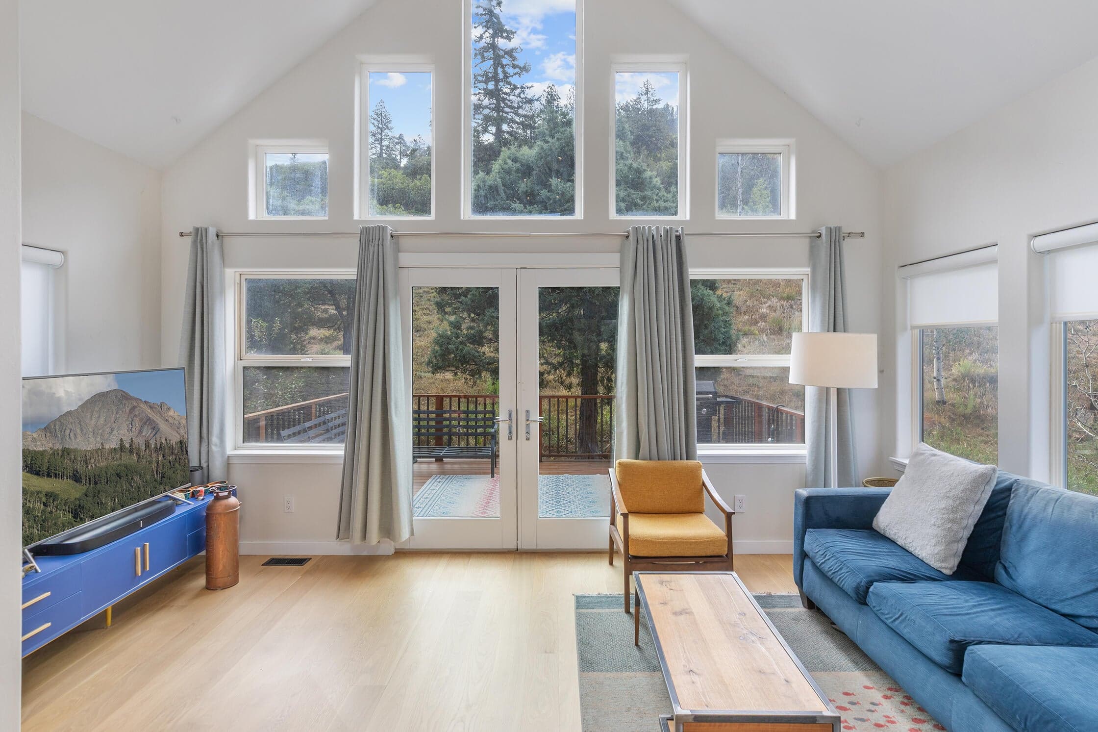 921 Two Rivers Drive - Thumbnail 3
