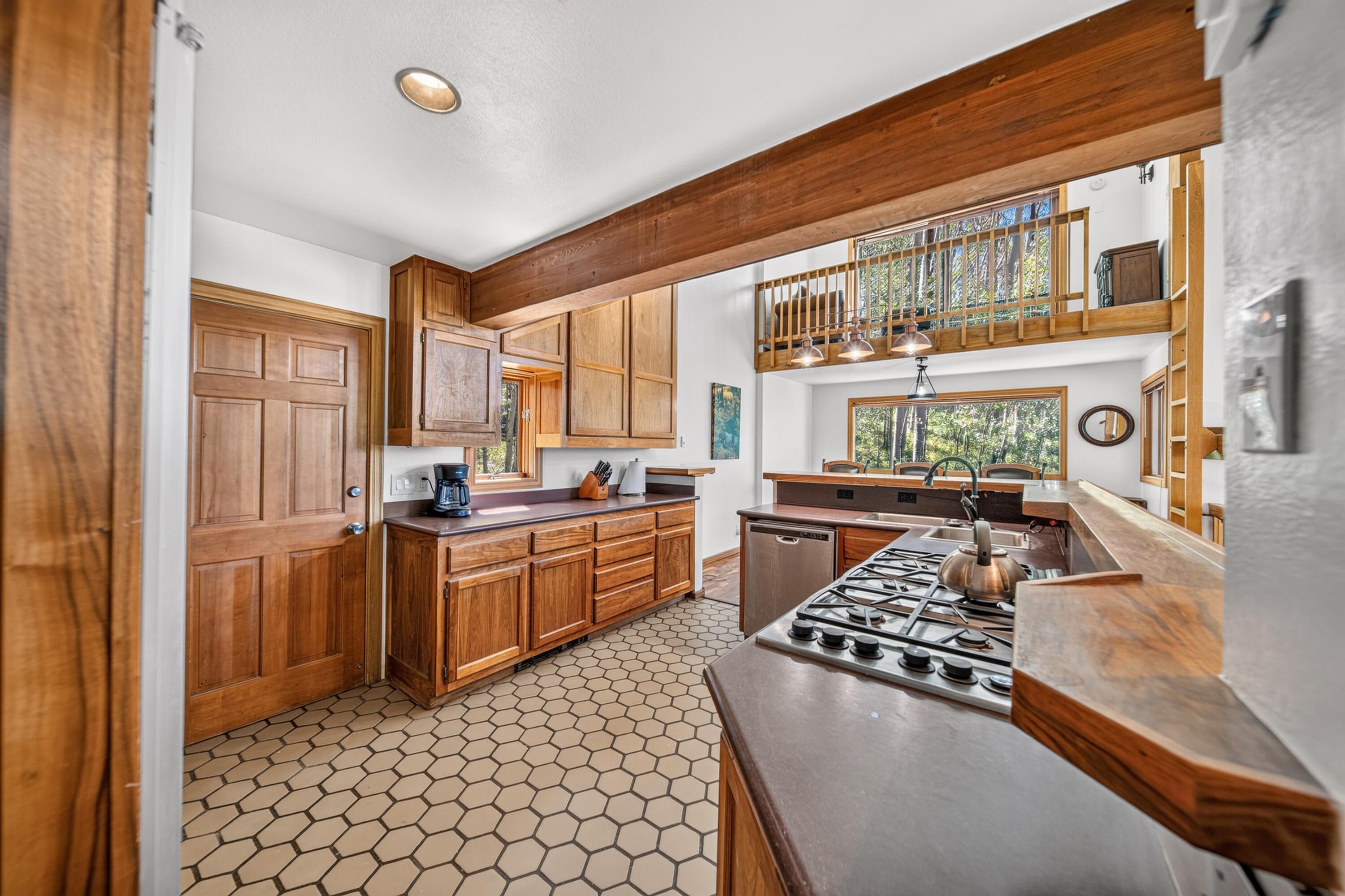 373 Quakey Lane - Thumbnail 11