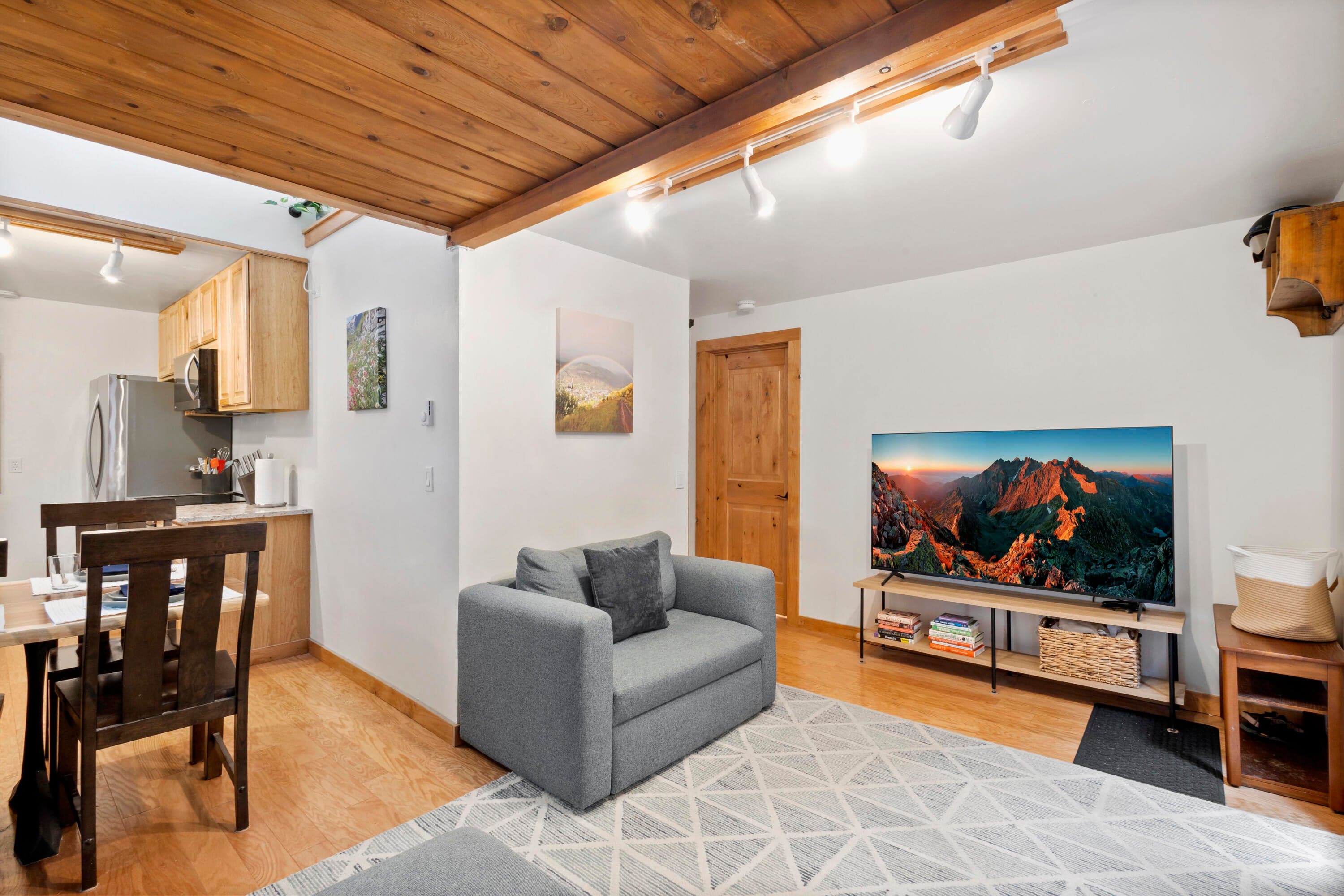 215 S Spruce Street B - Thumbnail 6