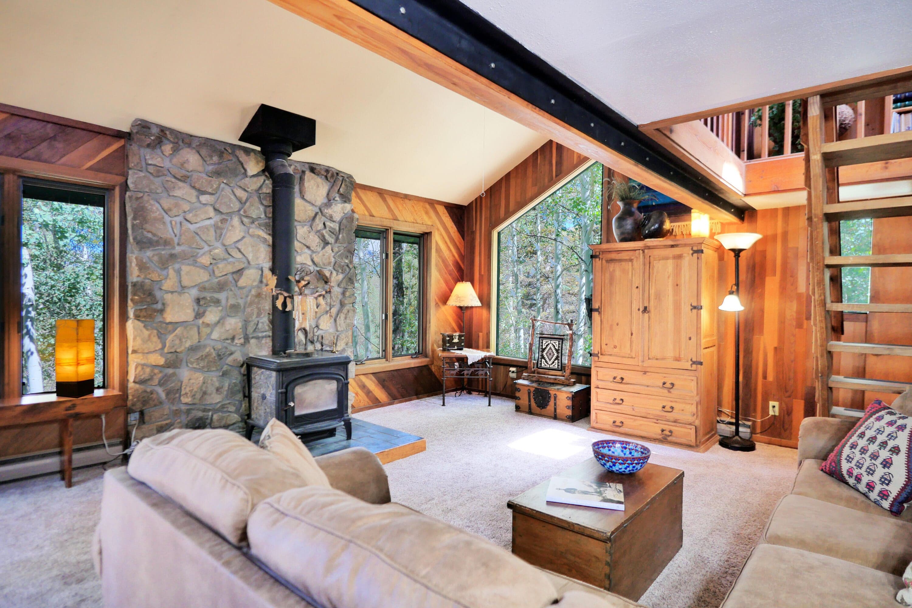 819 Saddle Horn Lane - Thumbnail 5