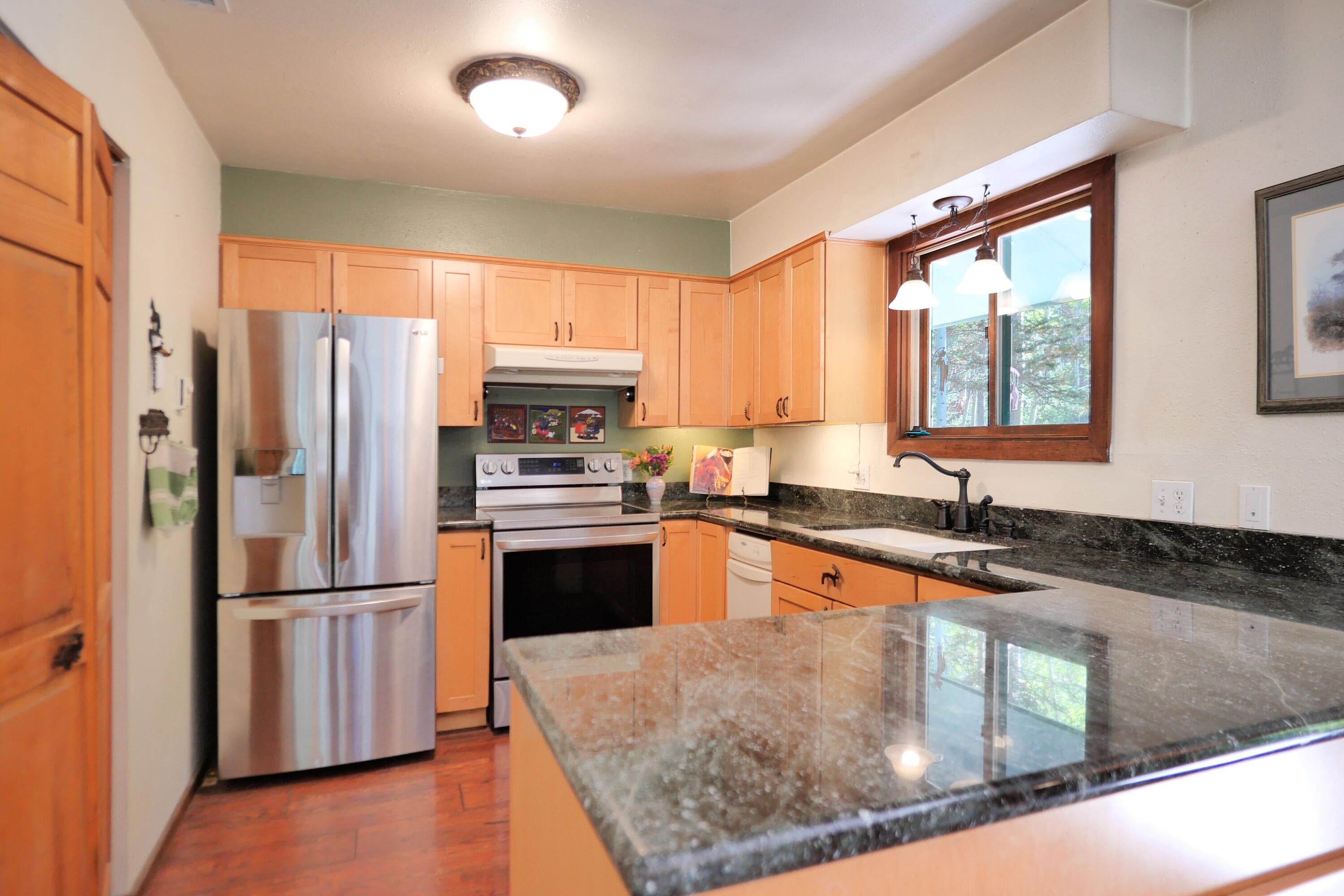 819 Saddle Horn Lane - Thumbnail 15