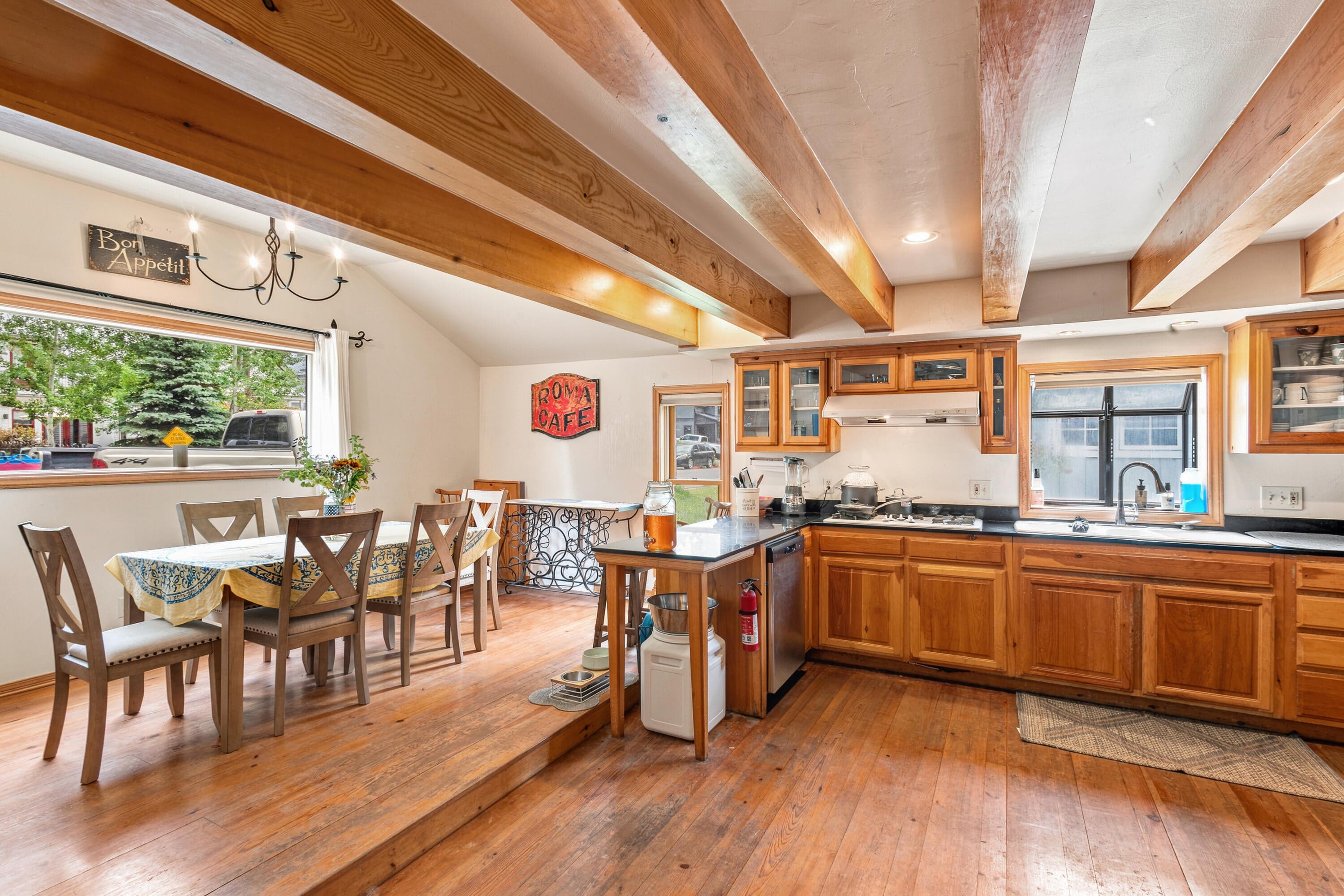 210 E Columbia Avenue - Thumbnail 9