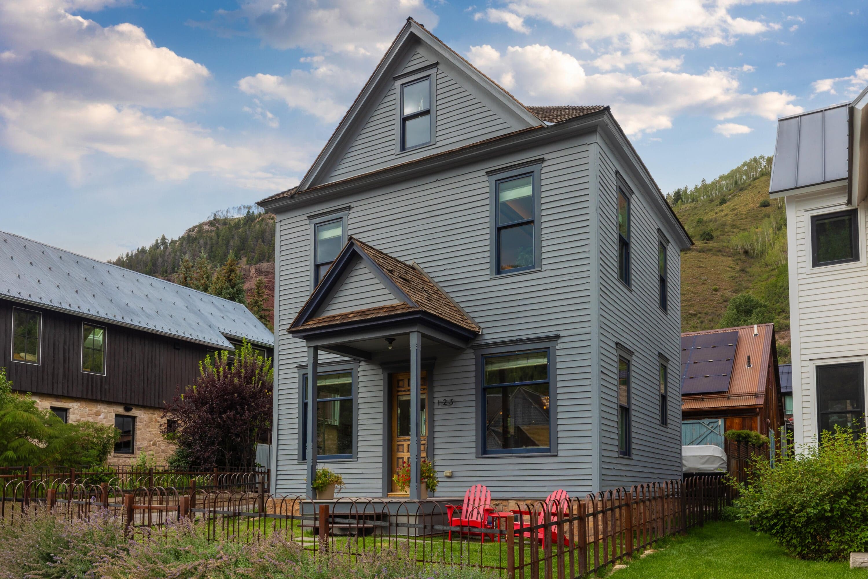 123 E Columbia Avenue