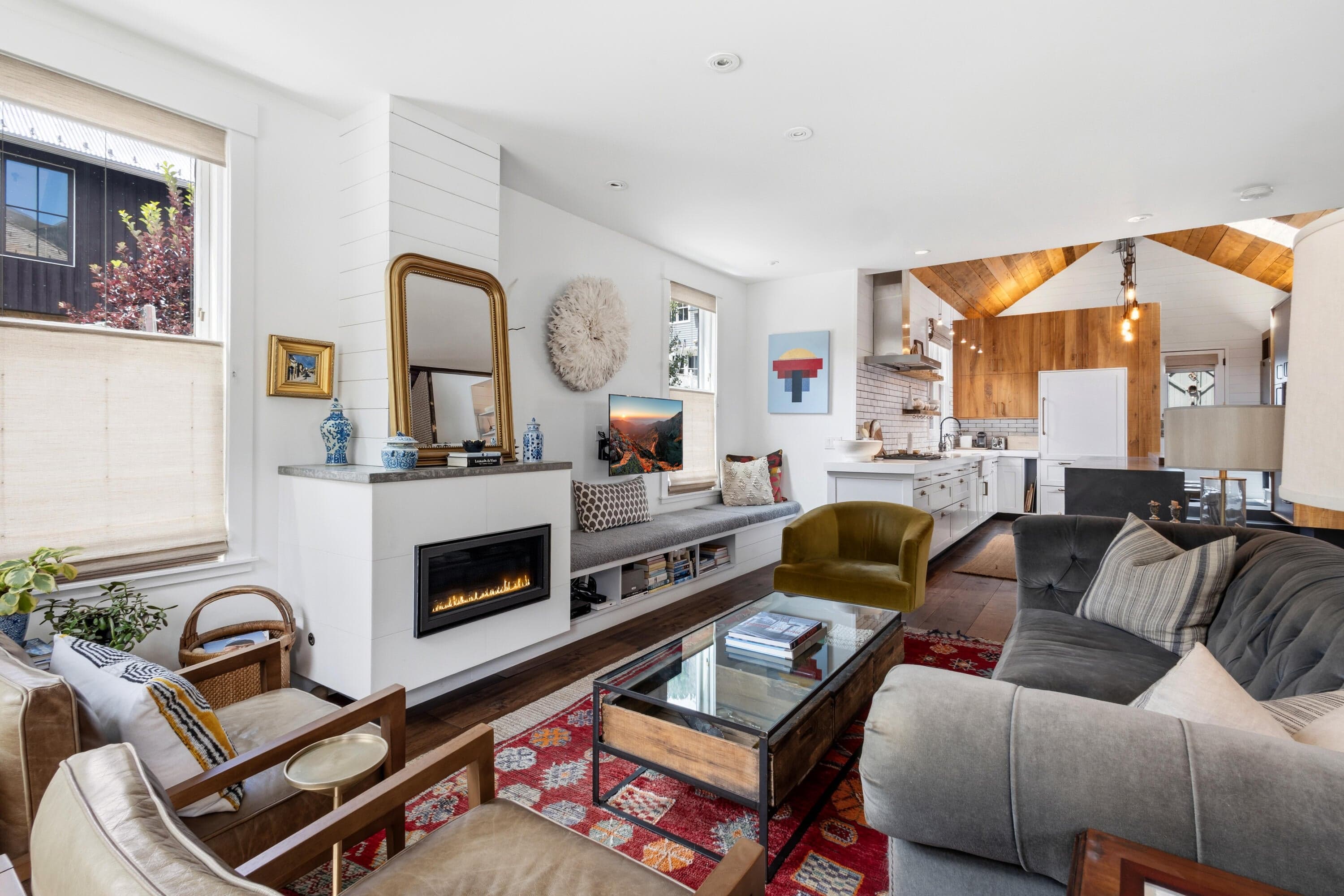 123 E Columbia Avenue - Thumbnail 2