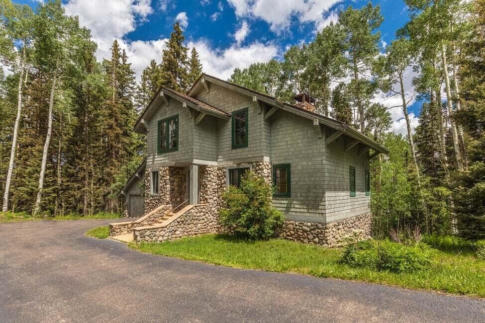 105 Polecat Lane