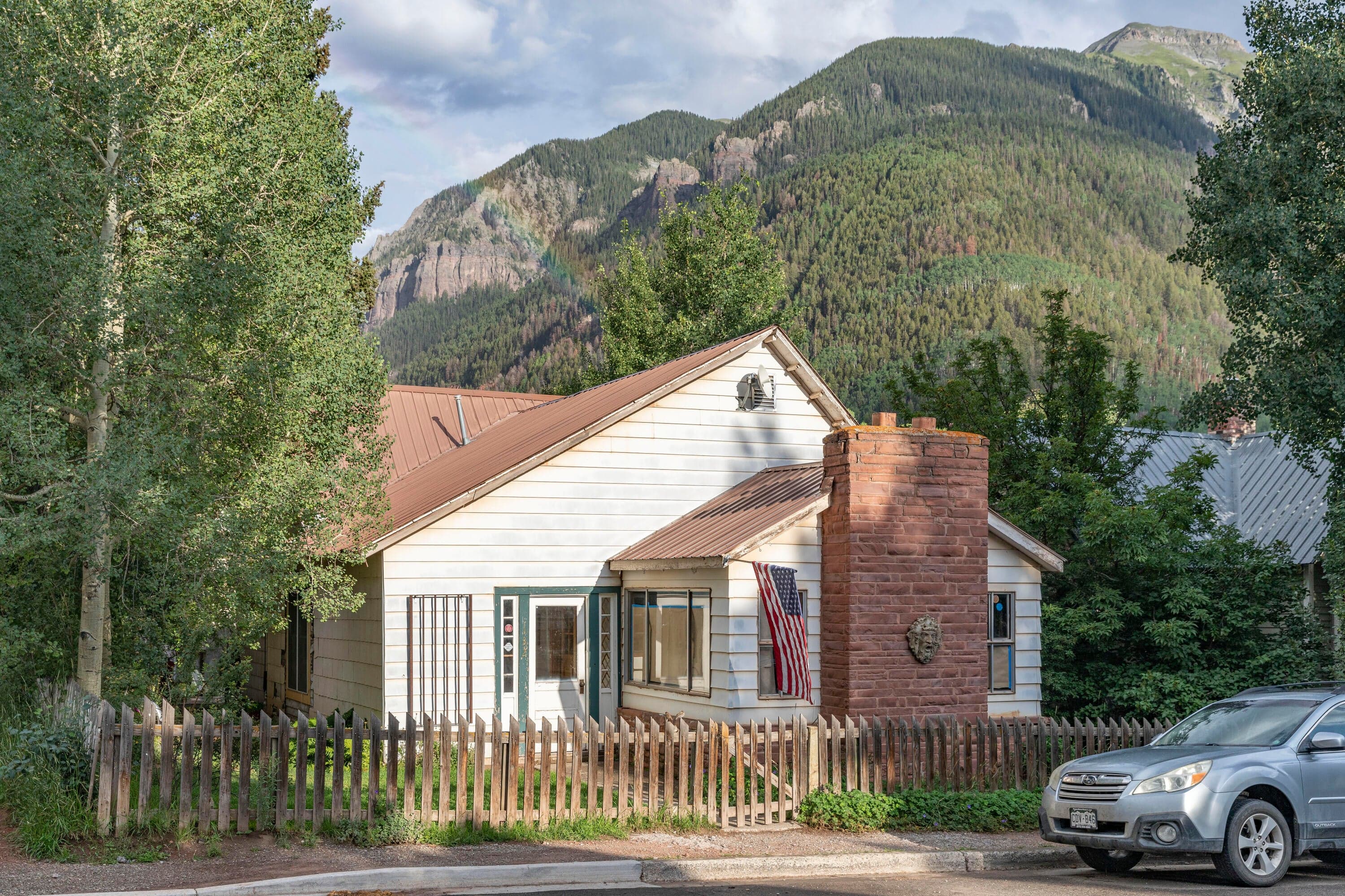 132 N Willow Street - Thumbnail 2