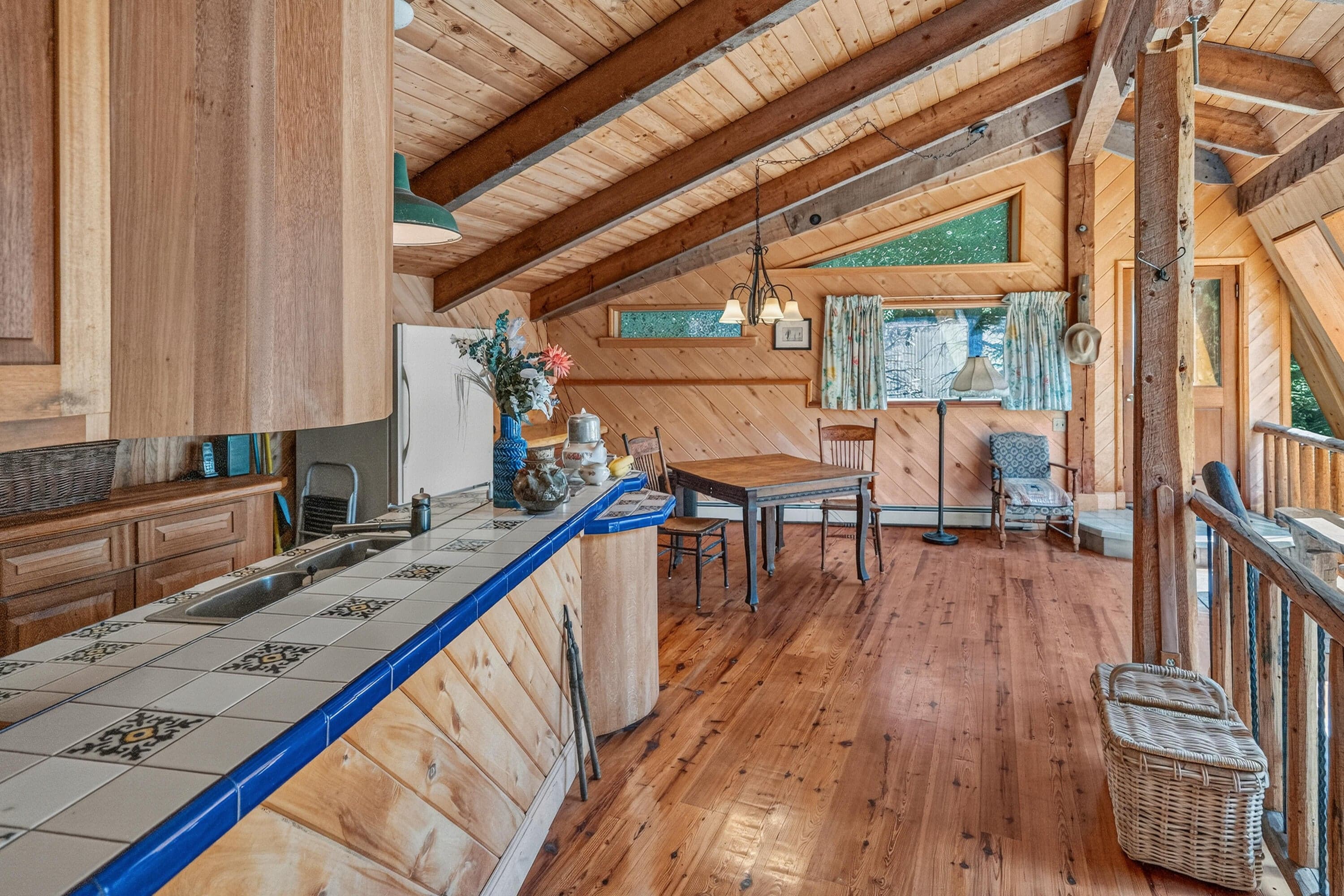 208 Aurum Street - Thumbnail 8