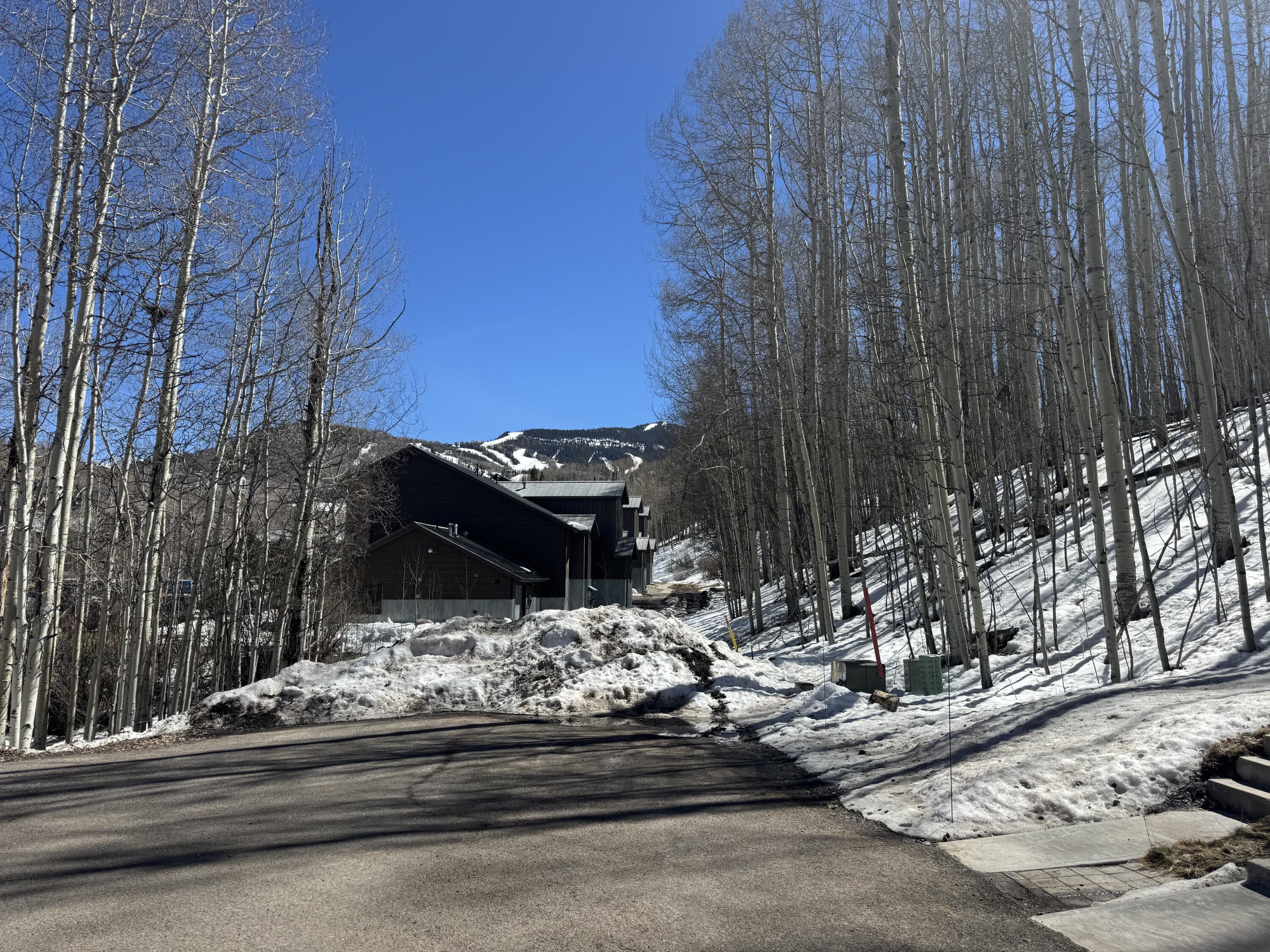 304 Adams Ranch Road - Thumbnail 4