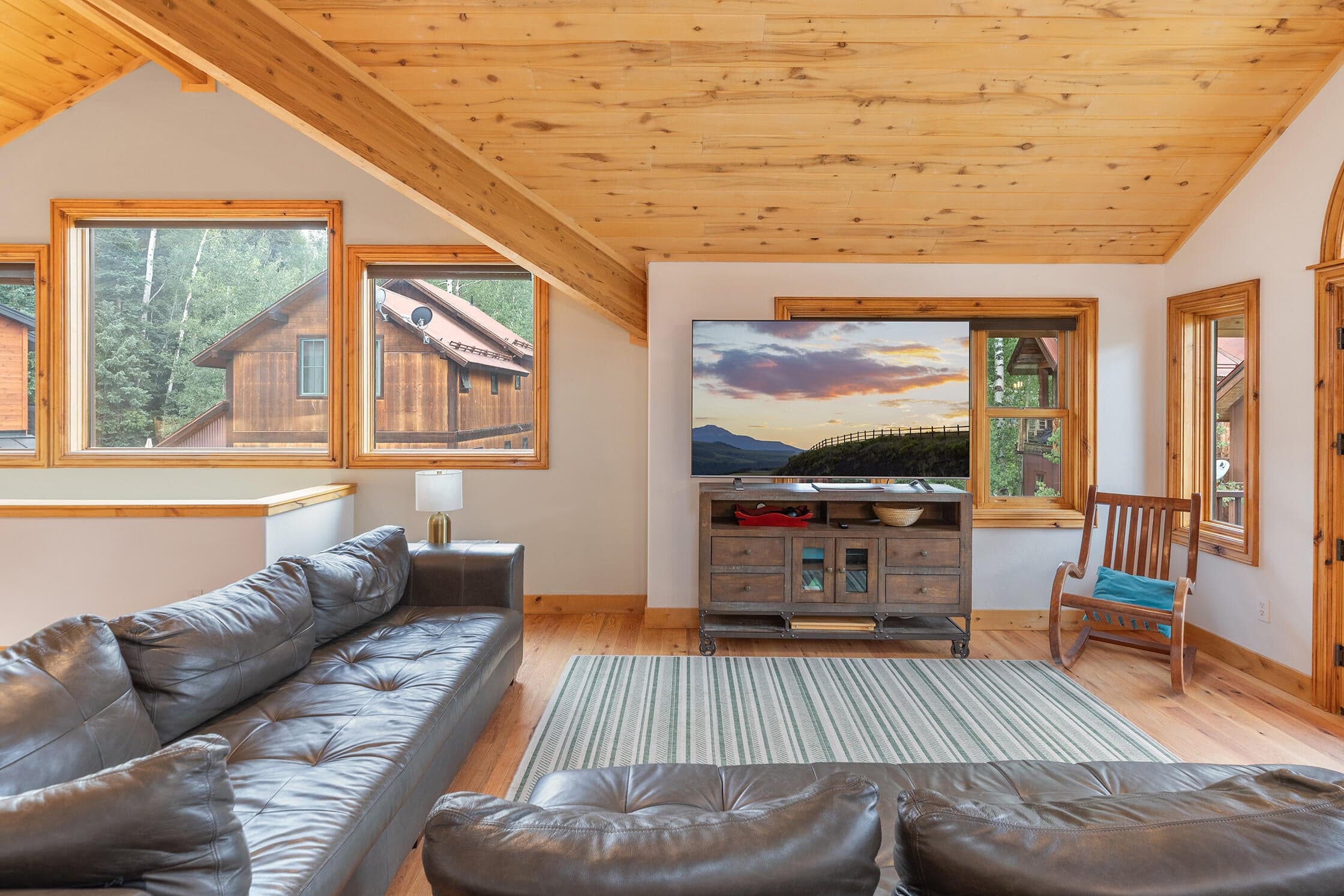 100 Spring Creek Drive - Thumbnail 6