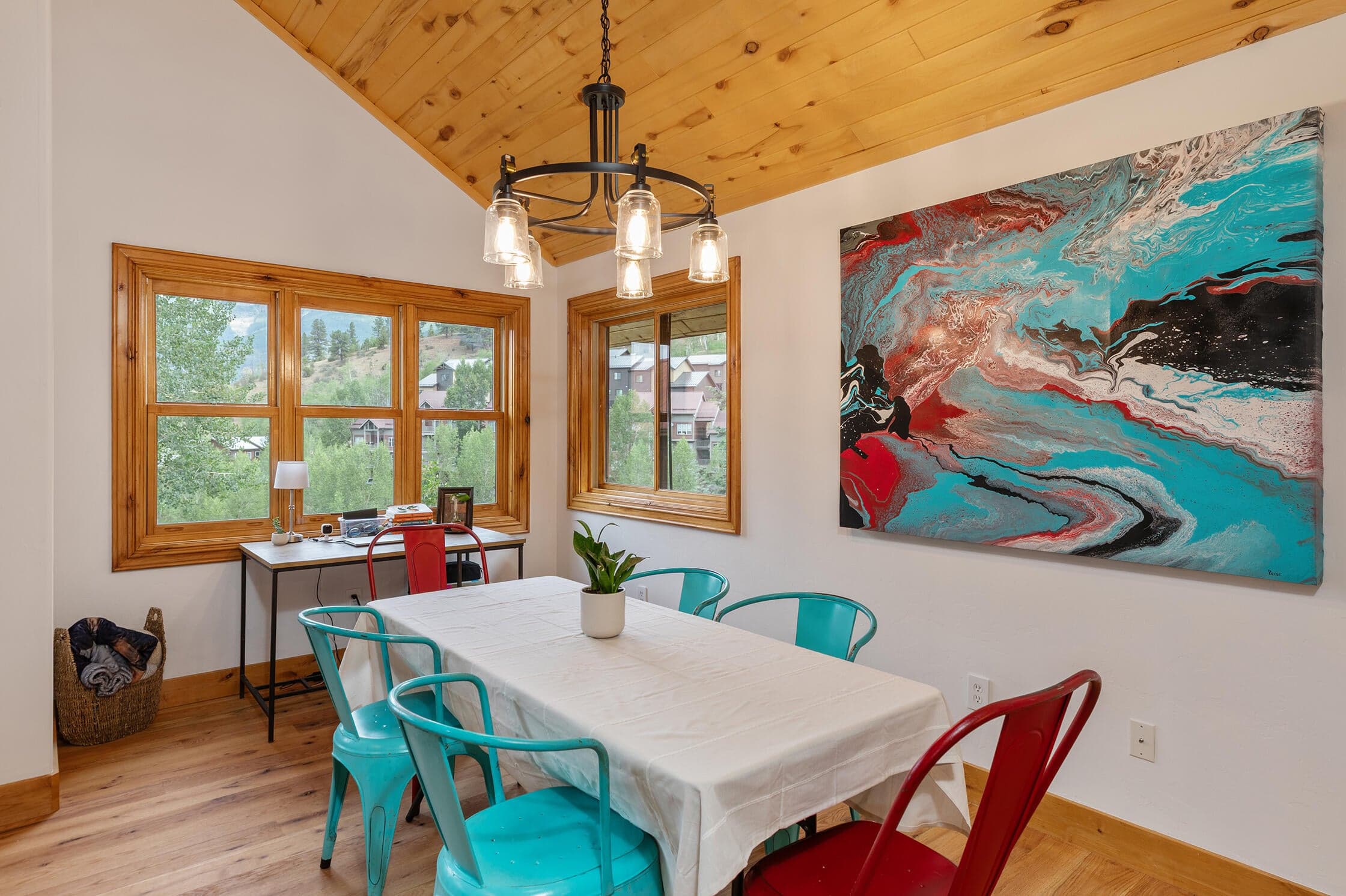 100 Spring Creek Drive - Thumbnail 4
