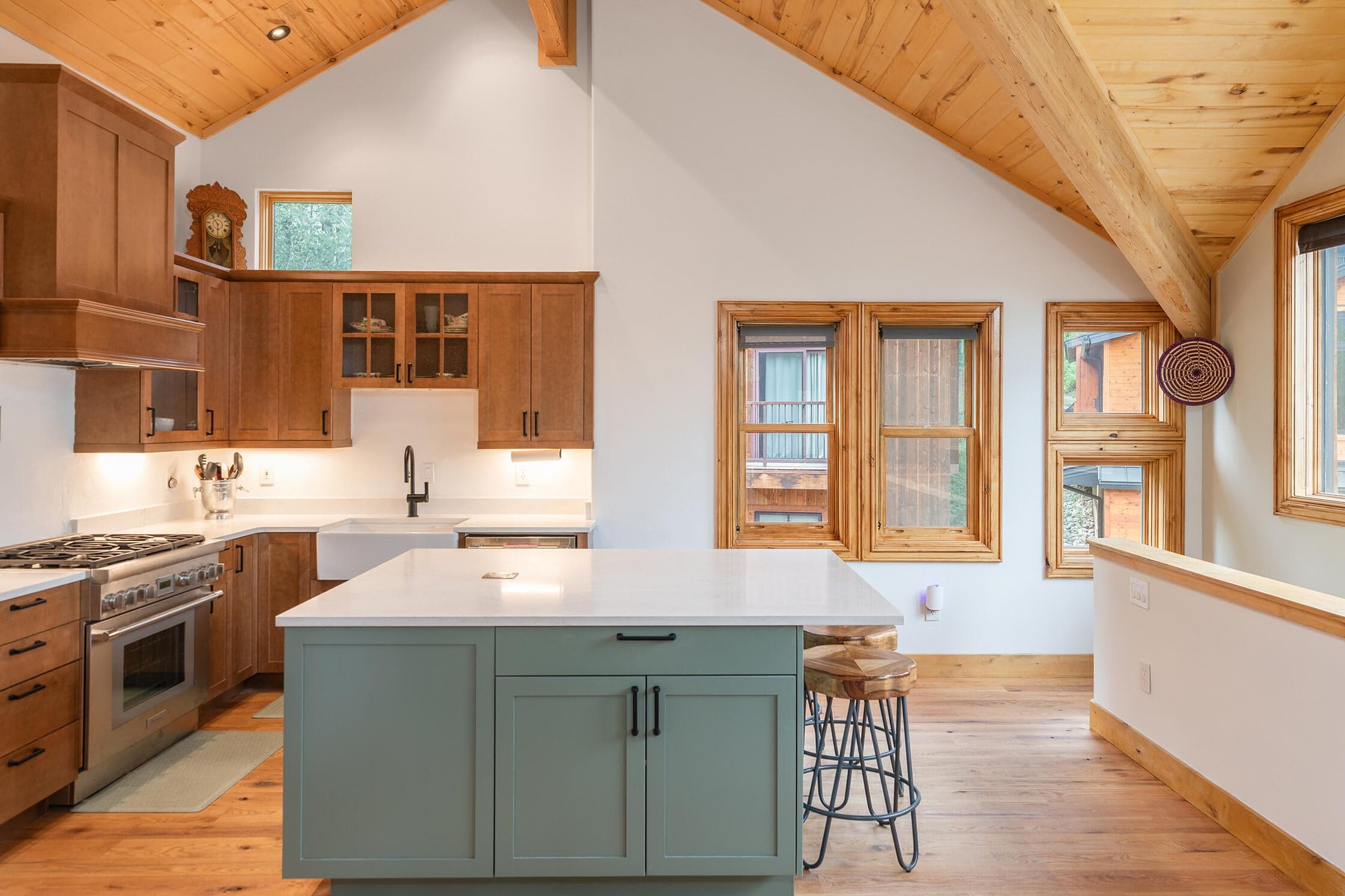 100 Spring Creek Drive - Thumbnail 9