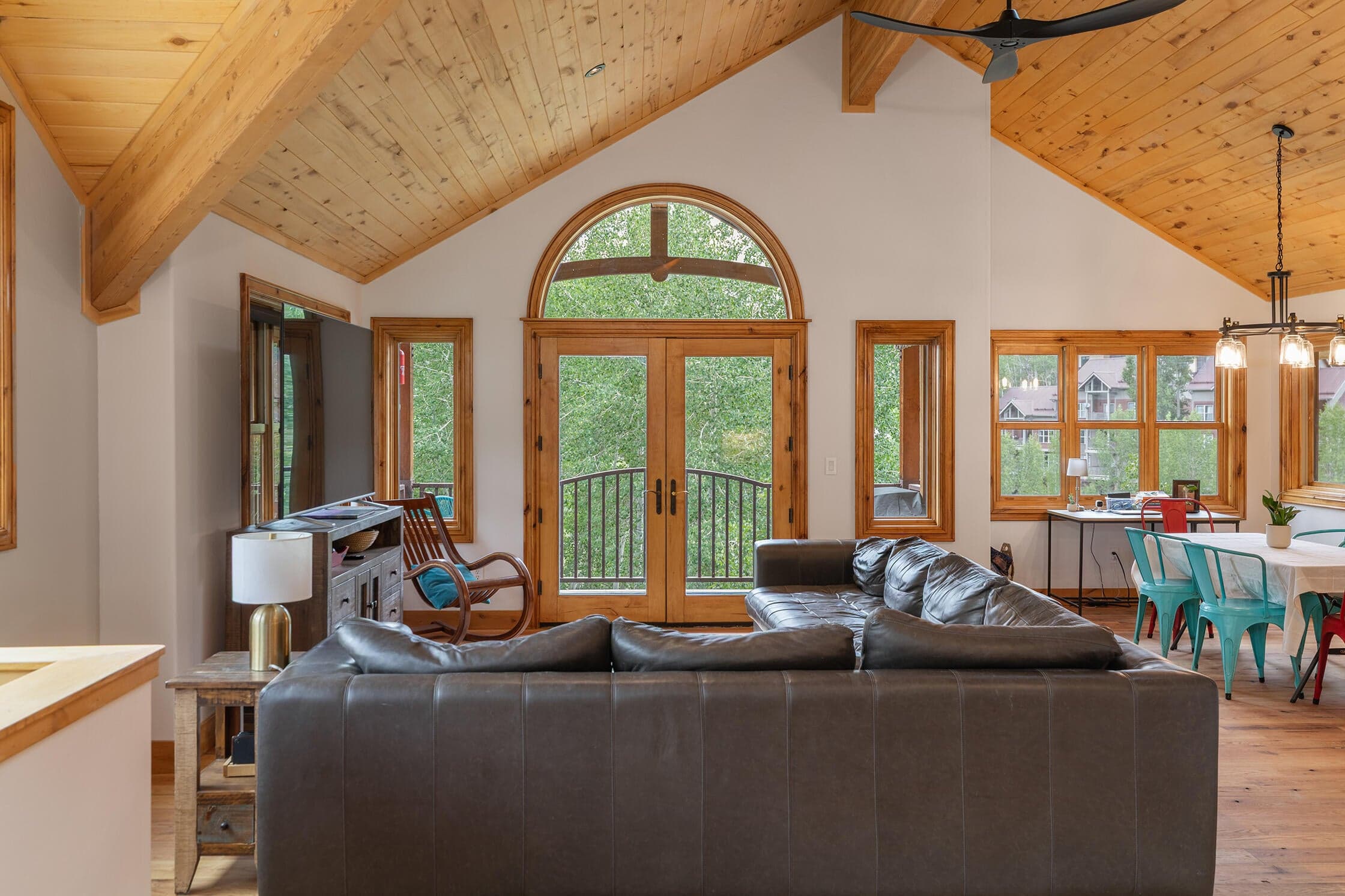 100 Spring Creek Drive - Thumbnail 8