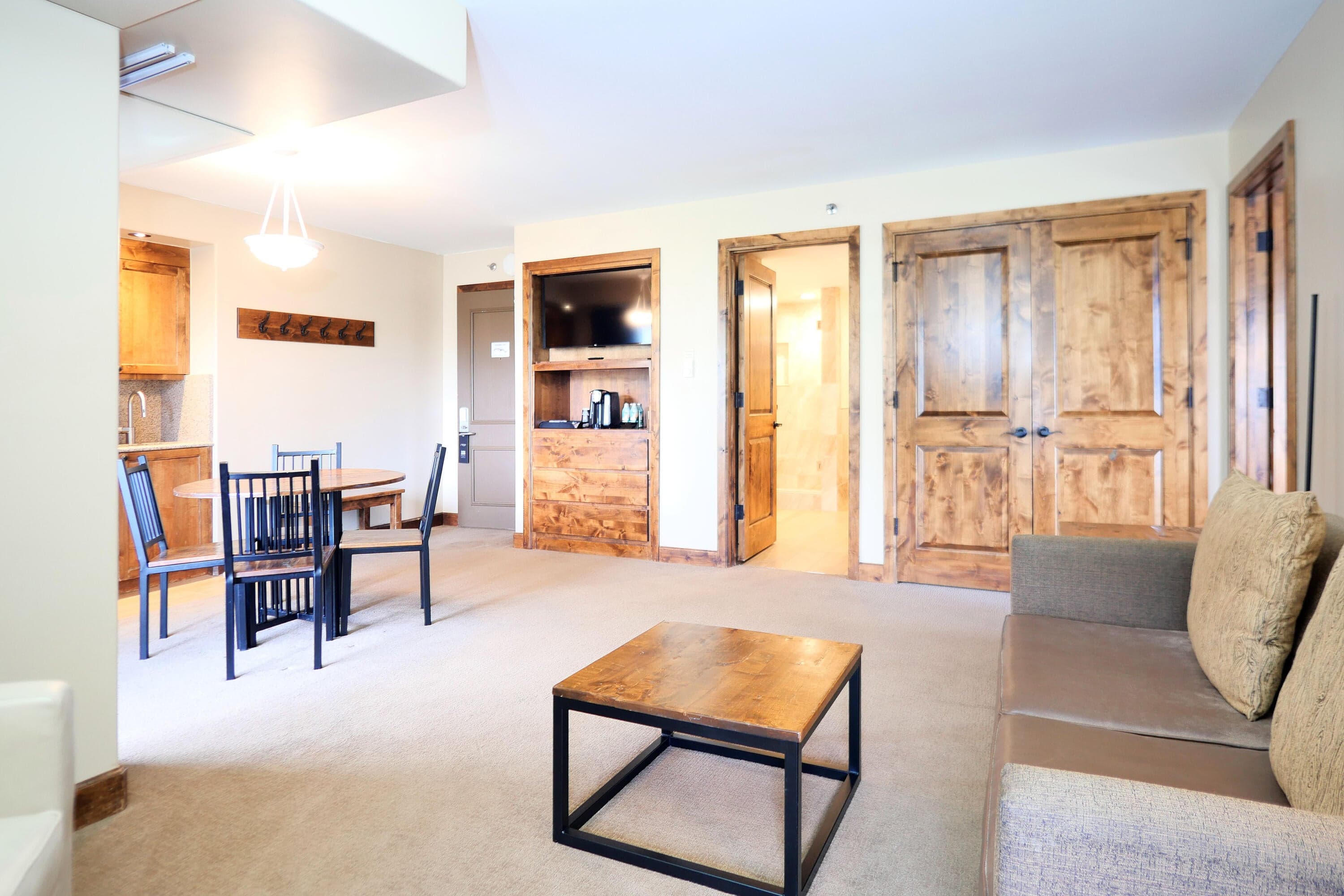 136 Country Club Drive 422 - Thumbnail 17