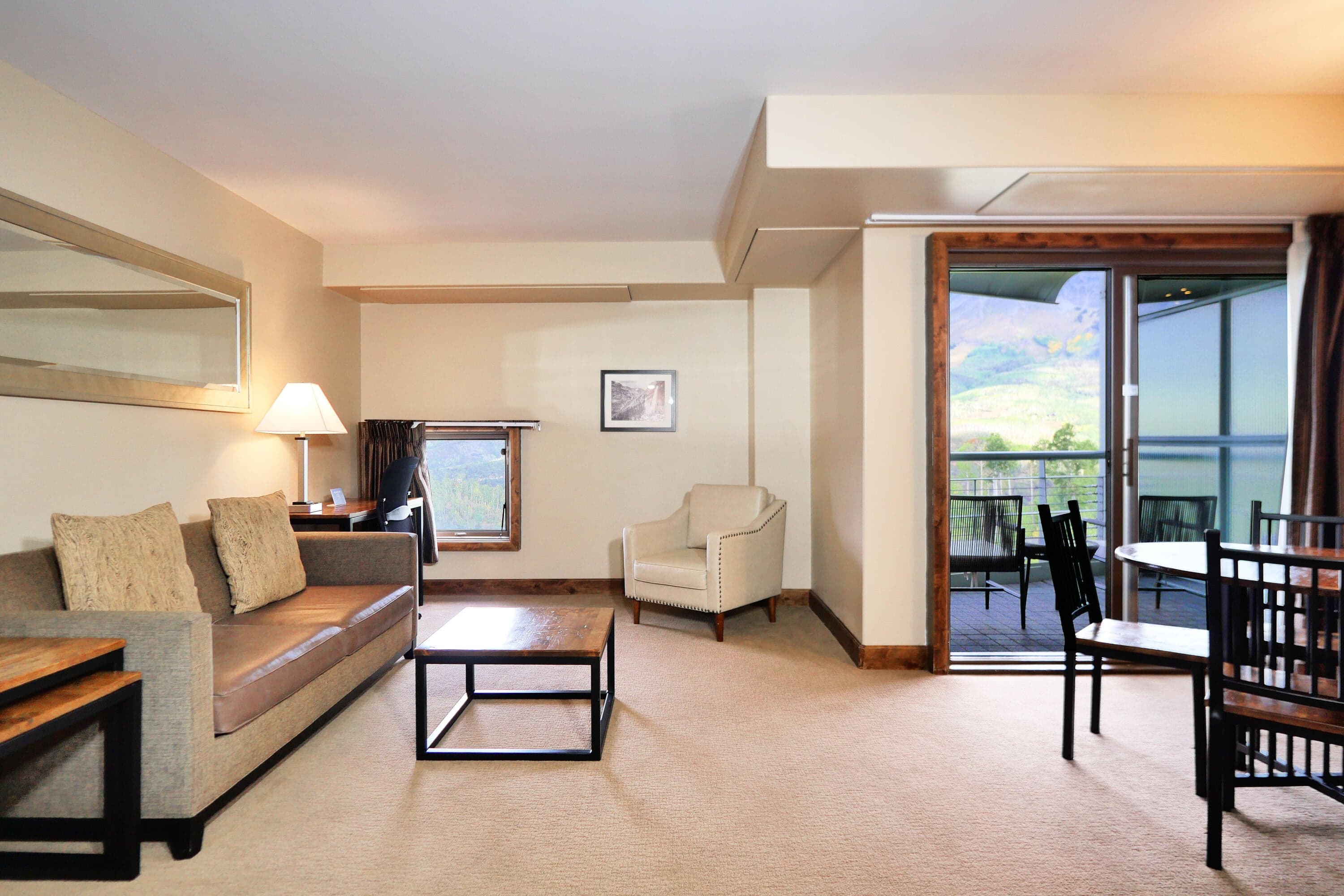 136 Country Club Drive 422 - Thumbnail 4