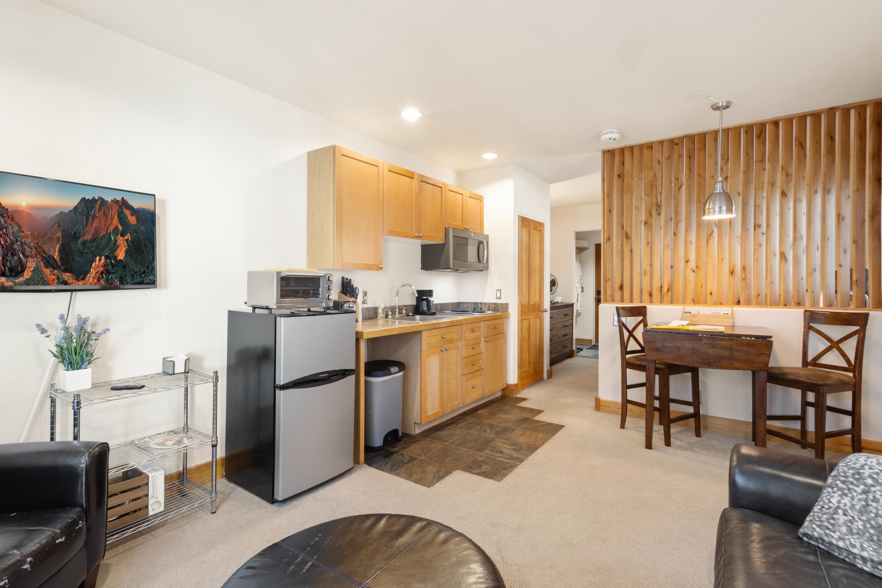 619 W Columbia Avenue D201 - Thumbnail 4