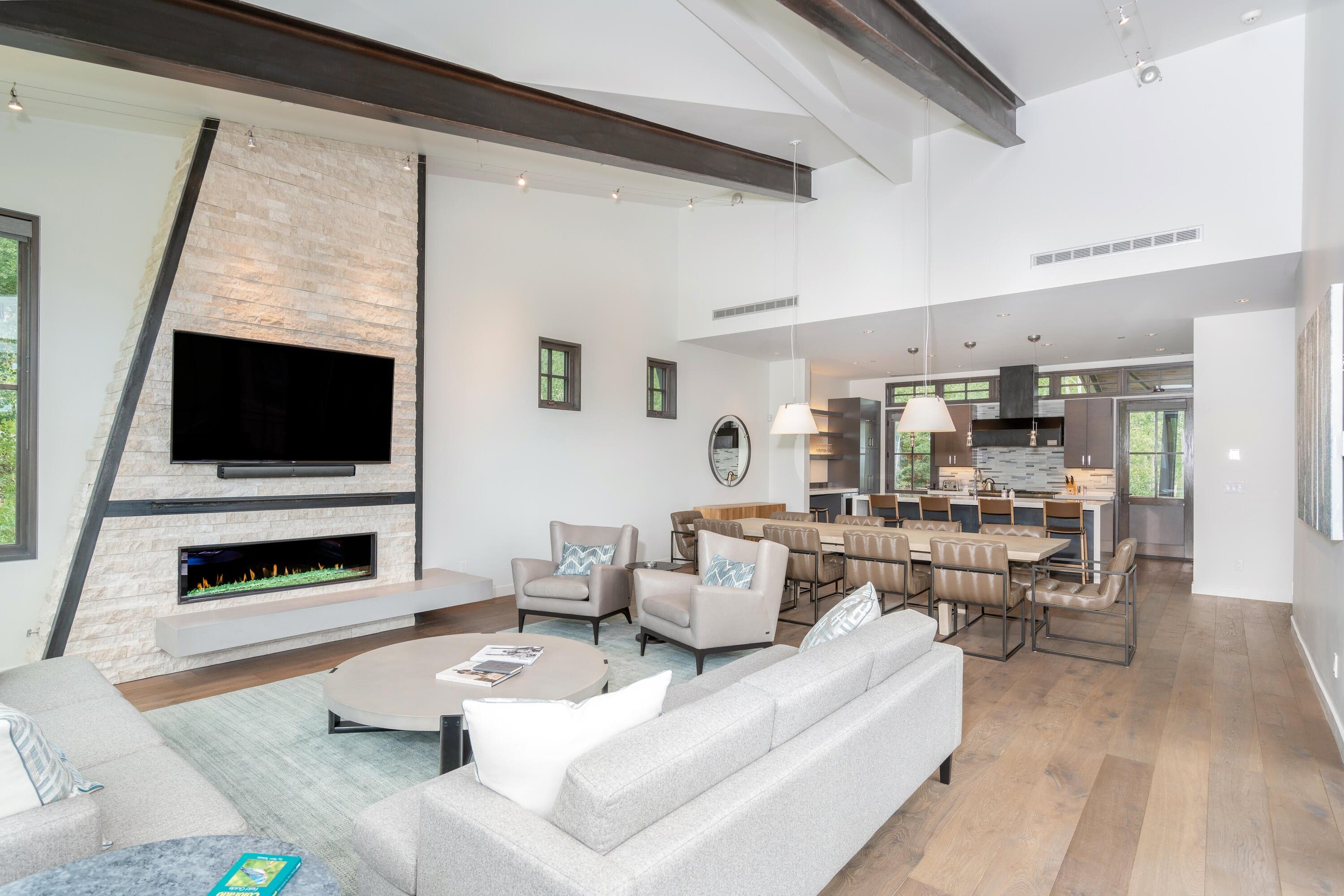 137 Vischer Drive - Thumbnail 5