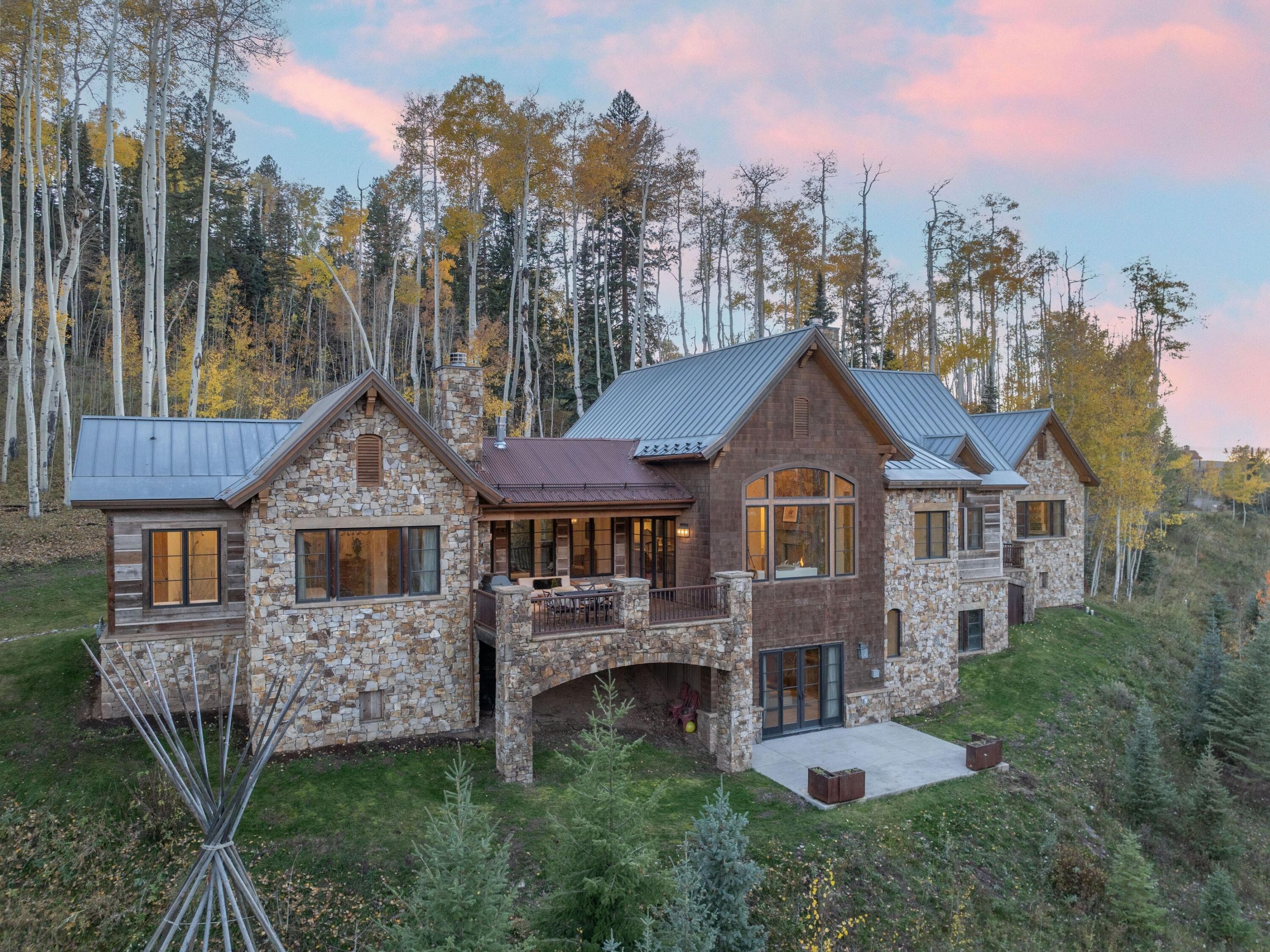 148 AJ Drive - Thumbnail 2