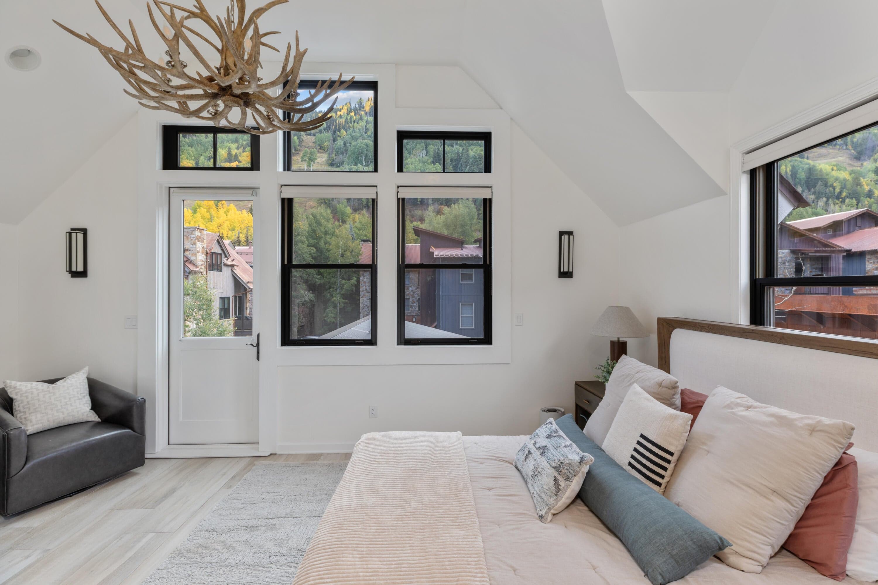 536 W Pacific Avenue - Thumbnail 14