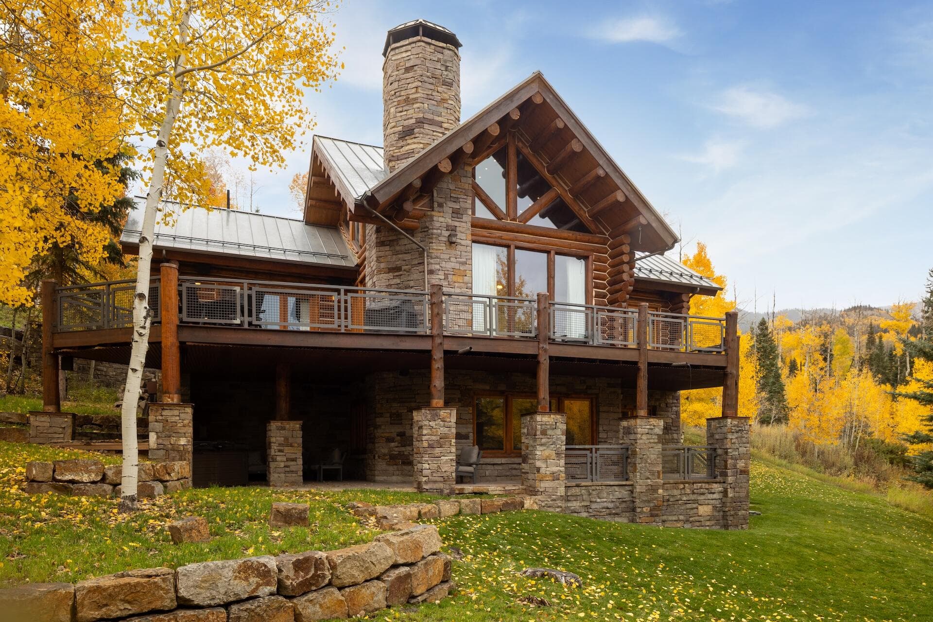 131 Vischer Drive - Thumbnail 3