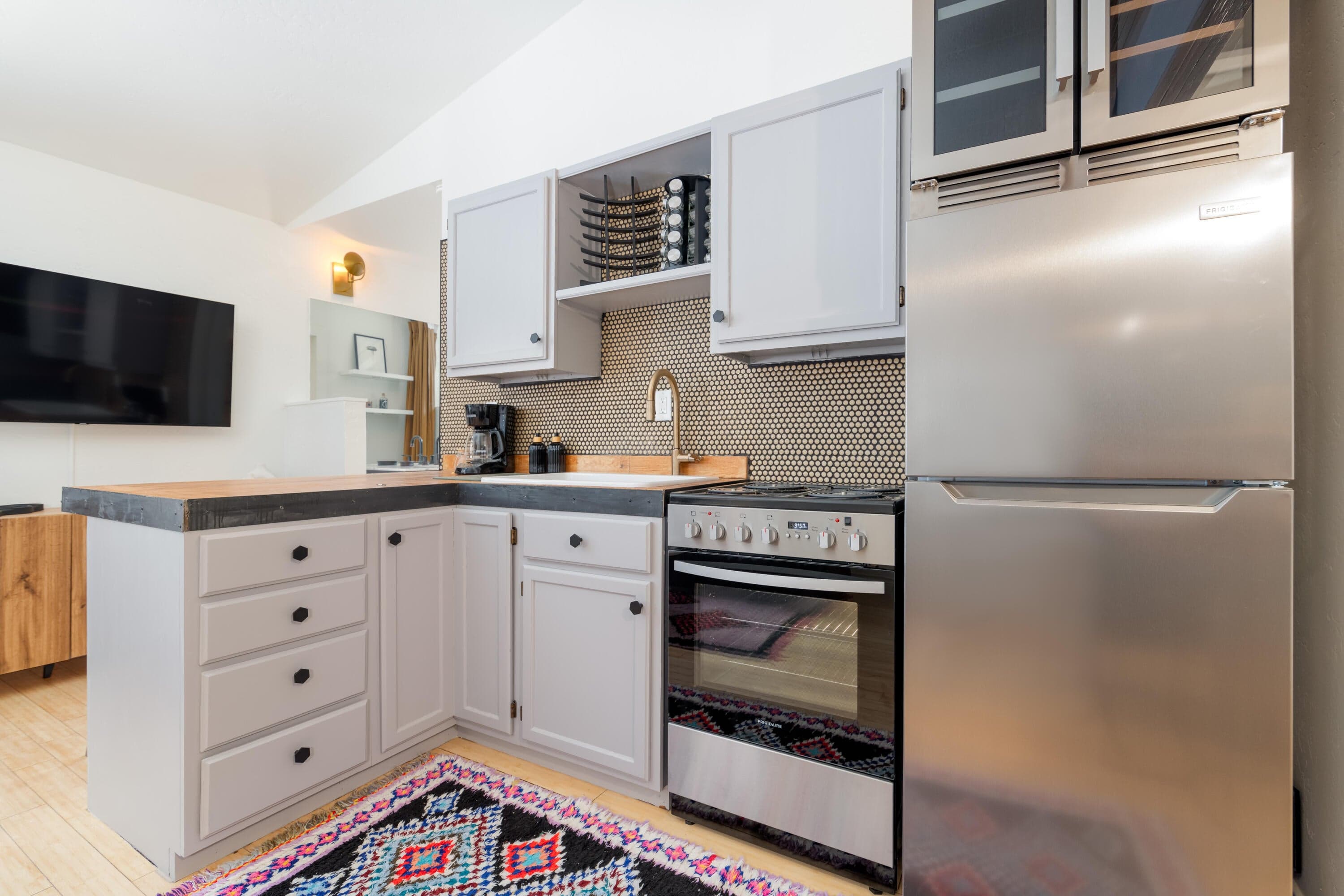 619 W Columbia Avenue E143 - Thumbnail 6