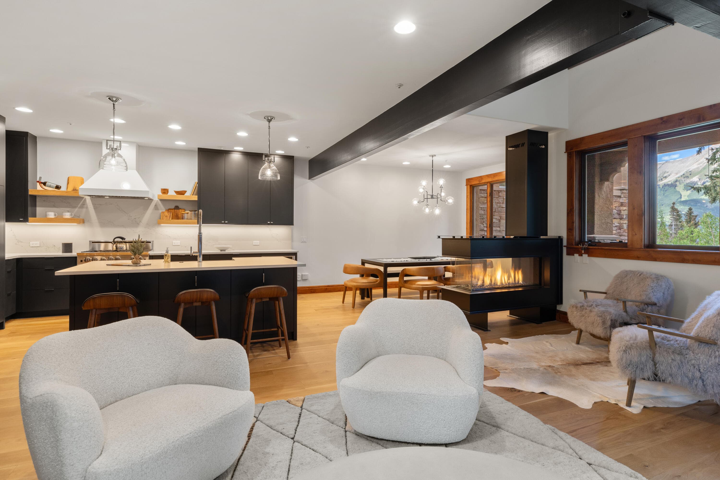 111 San Joaquin Road 20