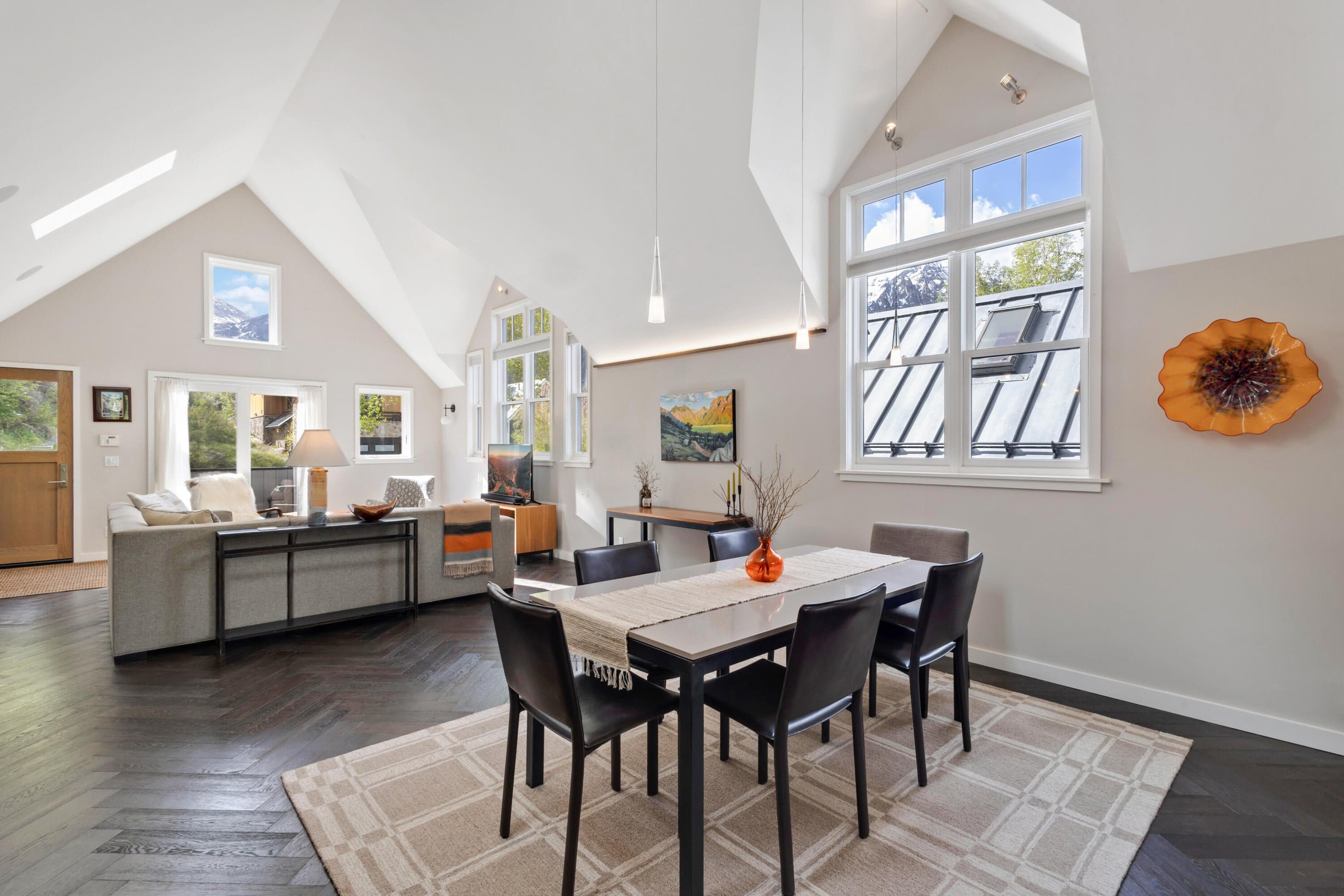 329 N Willow Street - Thumbnail 9