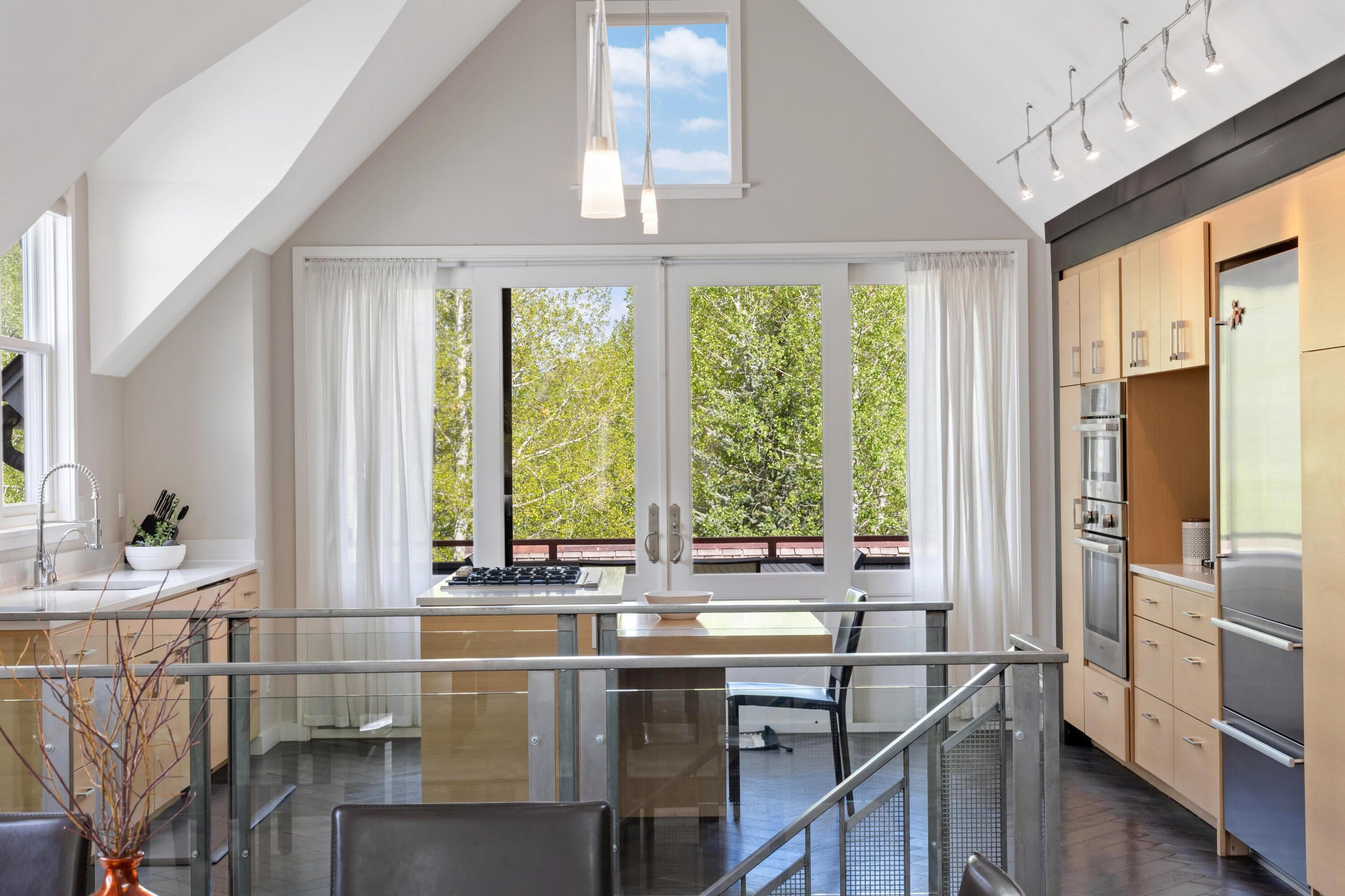 329 N Willow Street - Thumbnail 7