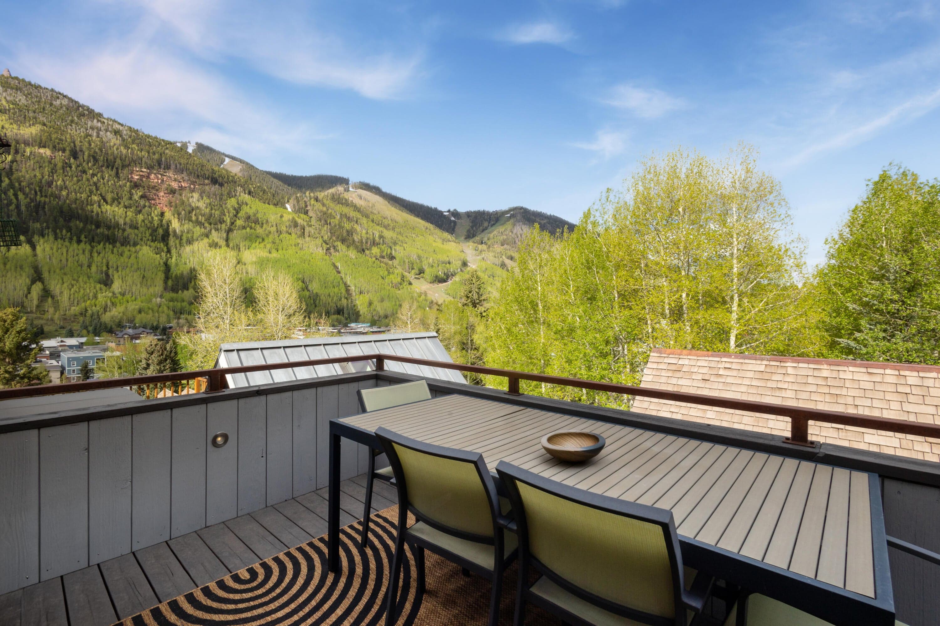 329 N Willow Street - Thumbnail 4