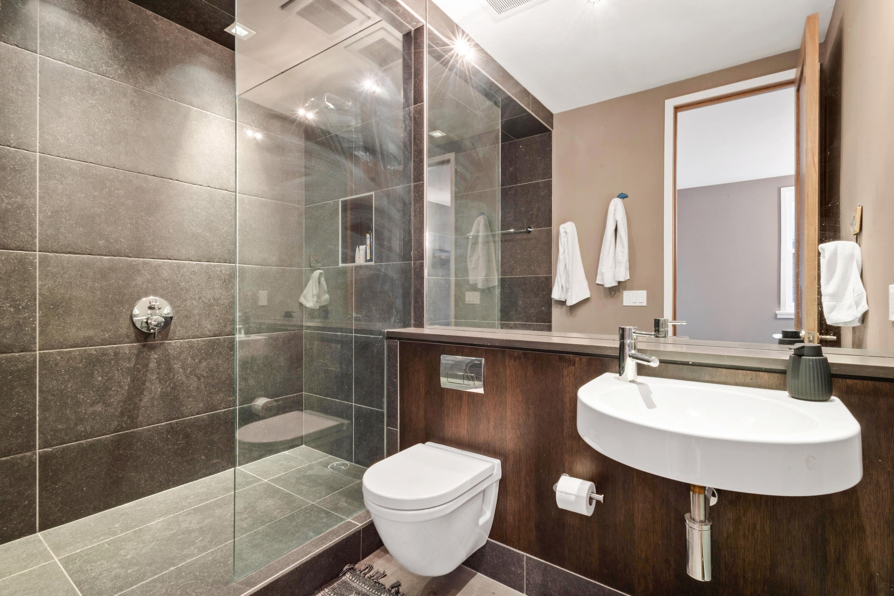 329 N Willow Street - Thumbnail 17